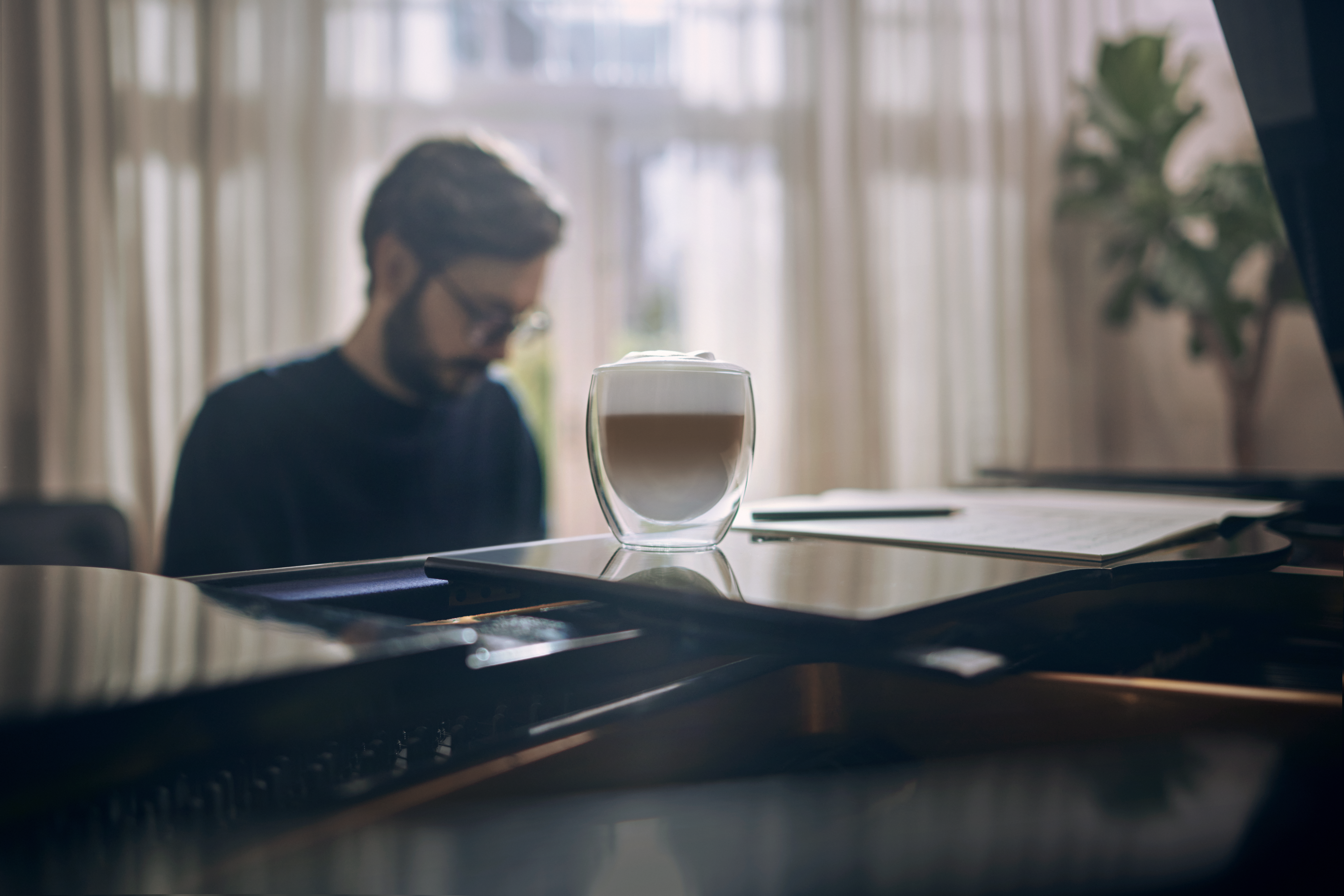 SAECO SM8780/00 Xelsis Deluxe Kaffeevollautomat (Klavierlack-Schwarz, Keramik, 15 bar, externer Milchbehälter)