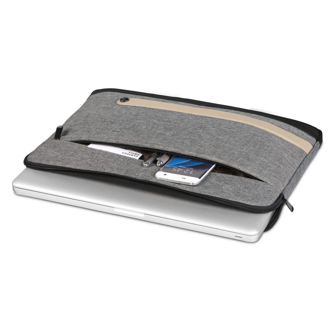 Laptop in einer grauen Schutzhülle.