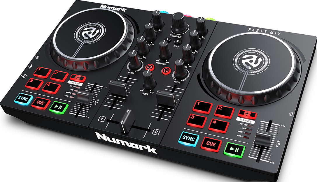 Ein schwarzer Numark Party Mix DJ-Controller. Er hat zwei Jog-Wheels, mehrere Knöpfe, Tasten und Schieberegler.