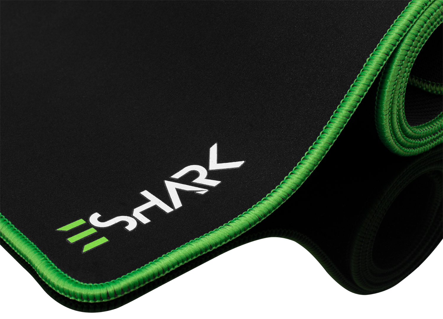 Fekete EShark gaming egérpad zöld szegéllyel és fehér logóval.