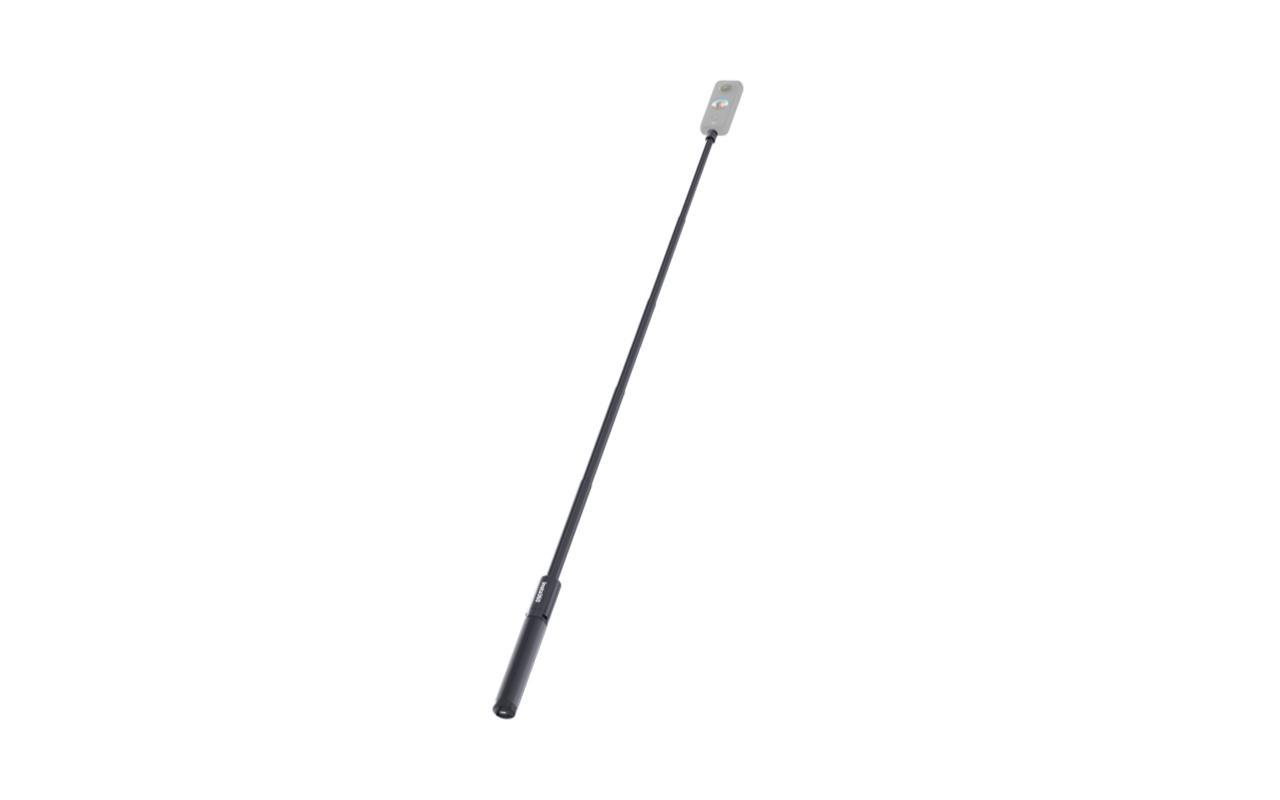Ein schwarzer Selfie-Stick mit Fernbedienung oben.