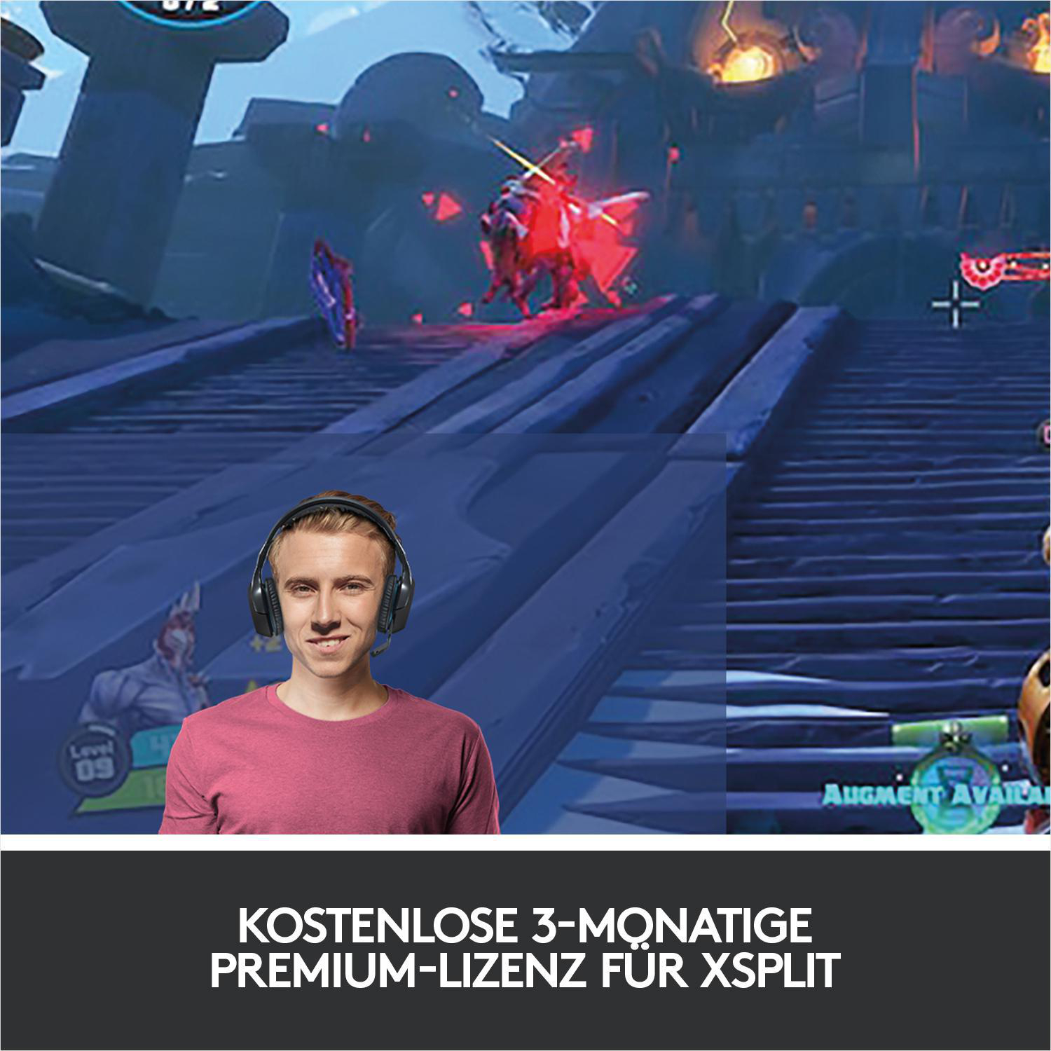 Ein Mann mit Kopfhörern lächelt. Ein Videospiel wird auf dem Bildschirm dahinter angezeigt.