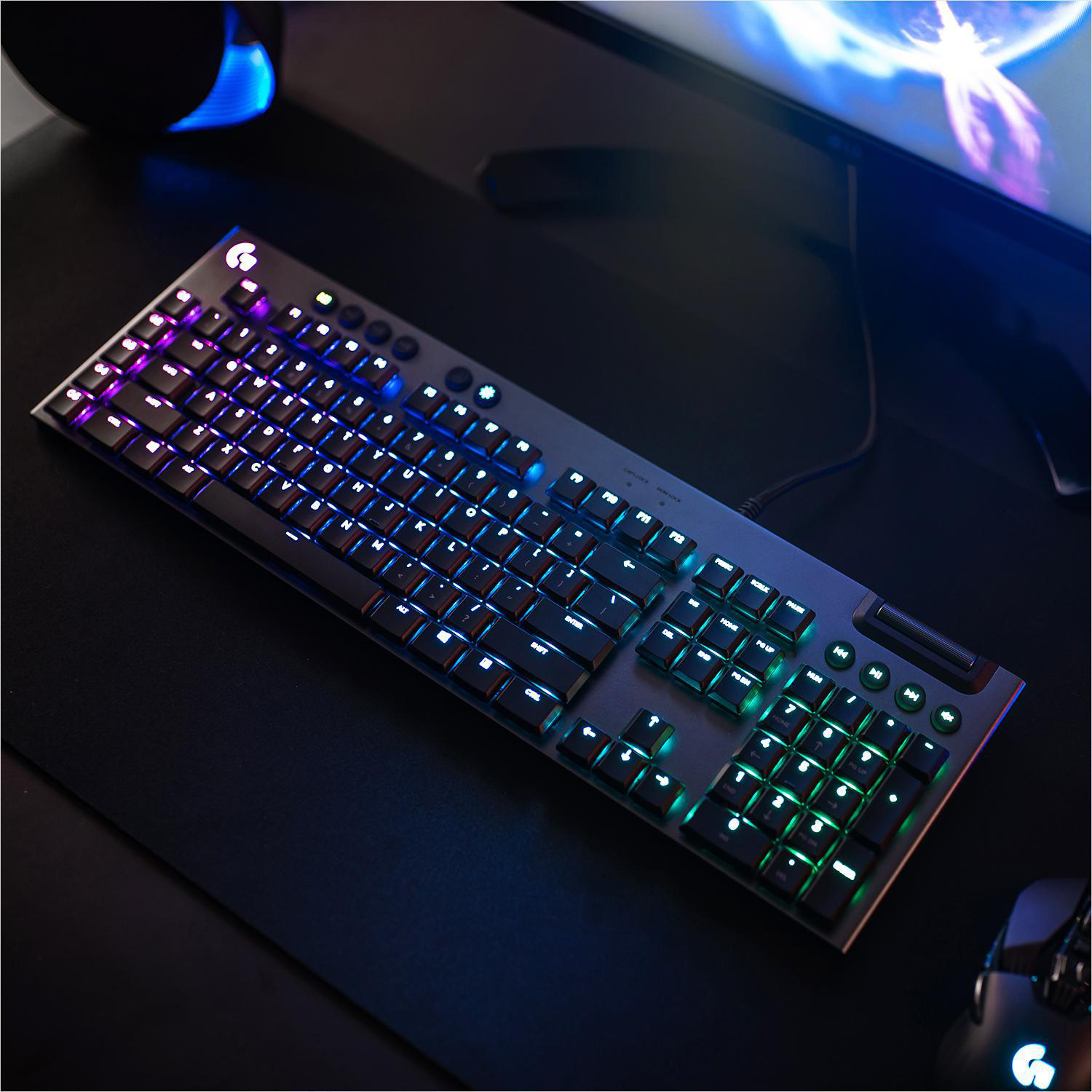 LOGITECH 920-009001 G815 Lightsync RGB, Tastatur, Mechanisch, Logitech Romer G Linear, kabelgebunden, Schwarz
