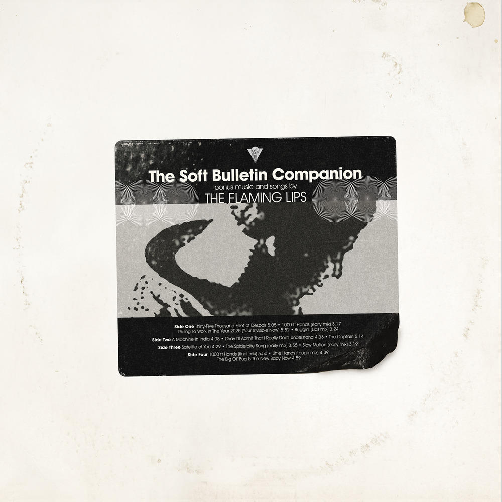 Album borítója: The Soft Bulletin Companion a The Flaming Lips-től. Fekete-fehér design dalcímekkel.