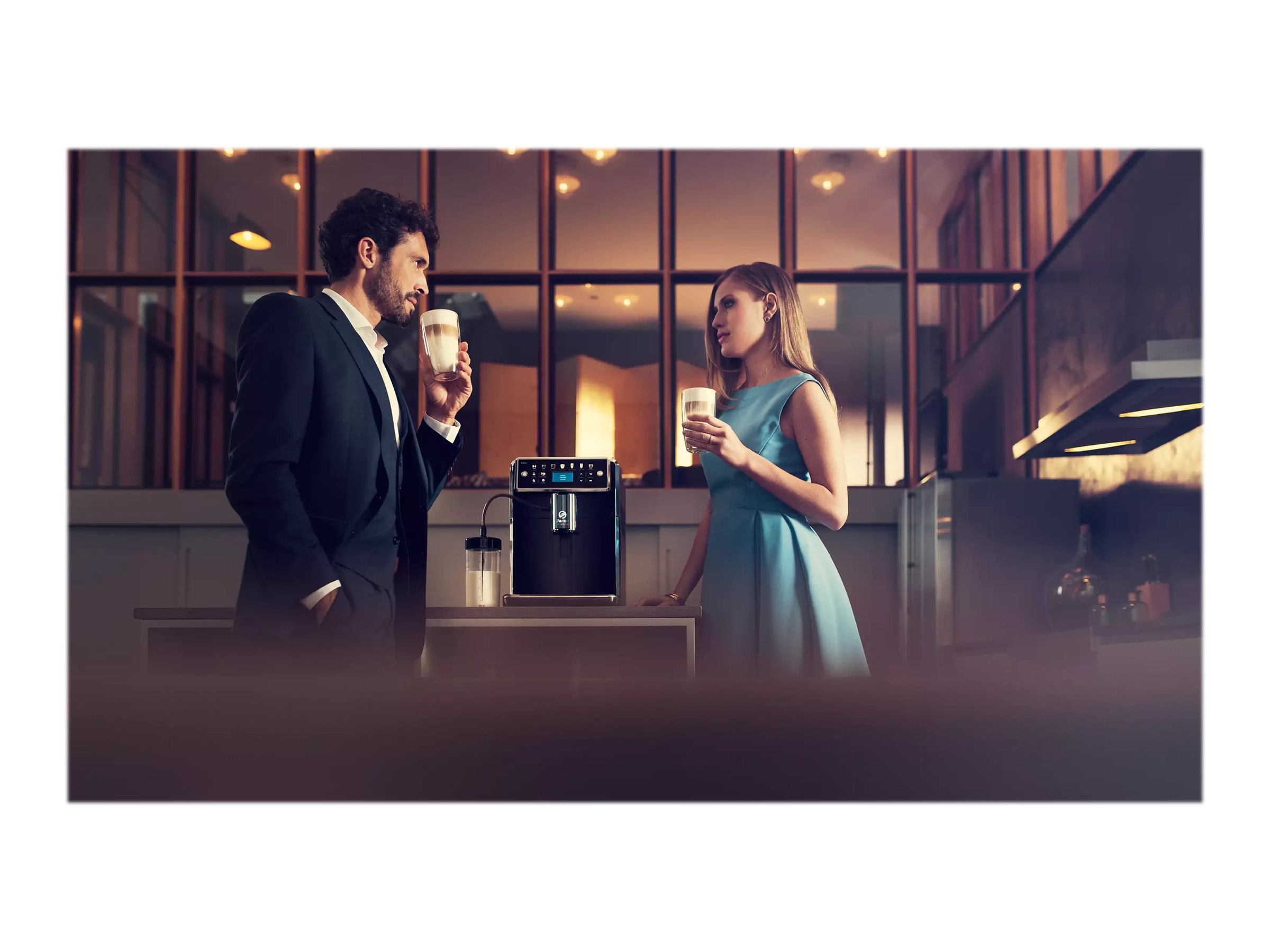 SAECO SM8780/00 Xelsis Deluxe Kaffeevollautomat (Klavierlack-Schwarz, Keramik, 15 bar, externer Milchbehälter)