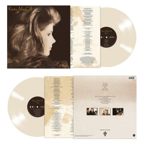 Albumhoes en vinylplaten van Kirsty MacColl. Een sepia-afbeelding van de zangeres is zichtbaar.