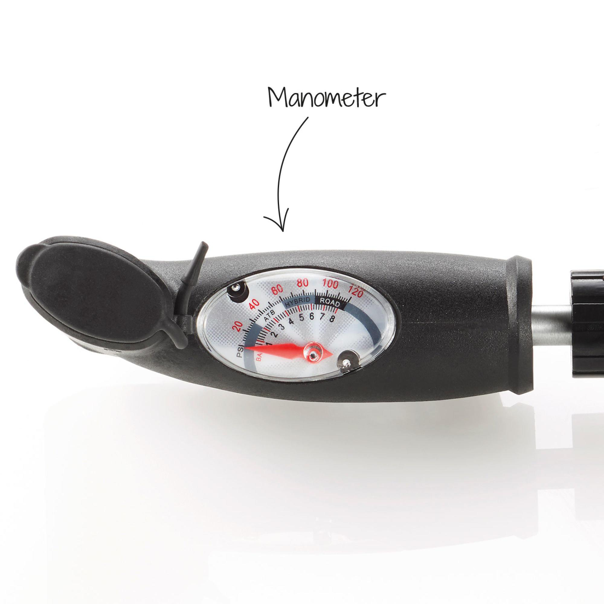 Nahaufnahme einer schwarzen Fahrradpumpe mit Manometer. Das Zifferblatt zeigt 60 PSI an.
