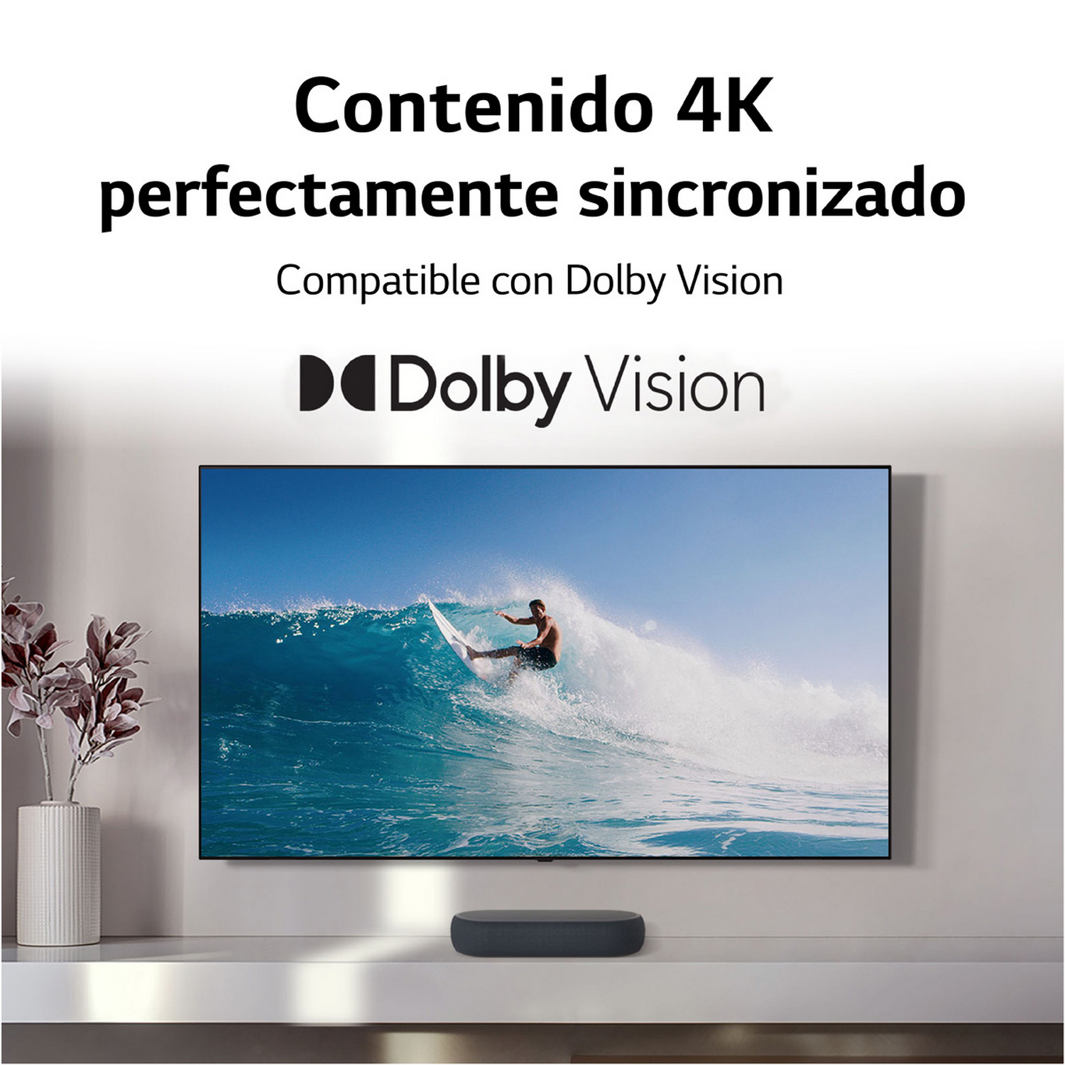 Una pantalla de TV muestra un surfista en una ola. Debajo, una barra de sonido. Texto: 'Contenido 4K perfectamente sincronizado'.