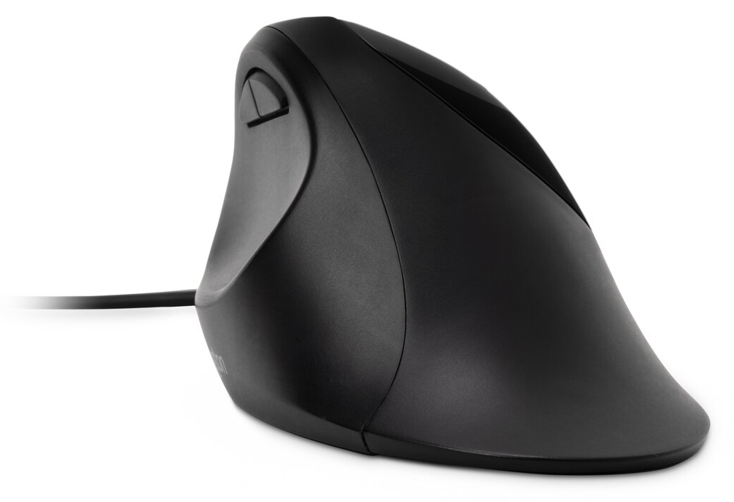 Fekete ergonomikus számítógépes egér ívelt dizájnnal. Fehér háttér.