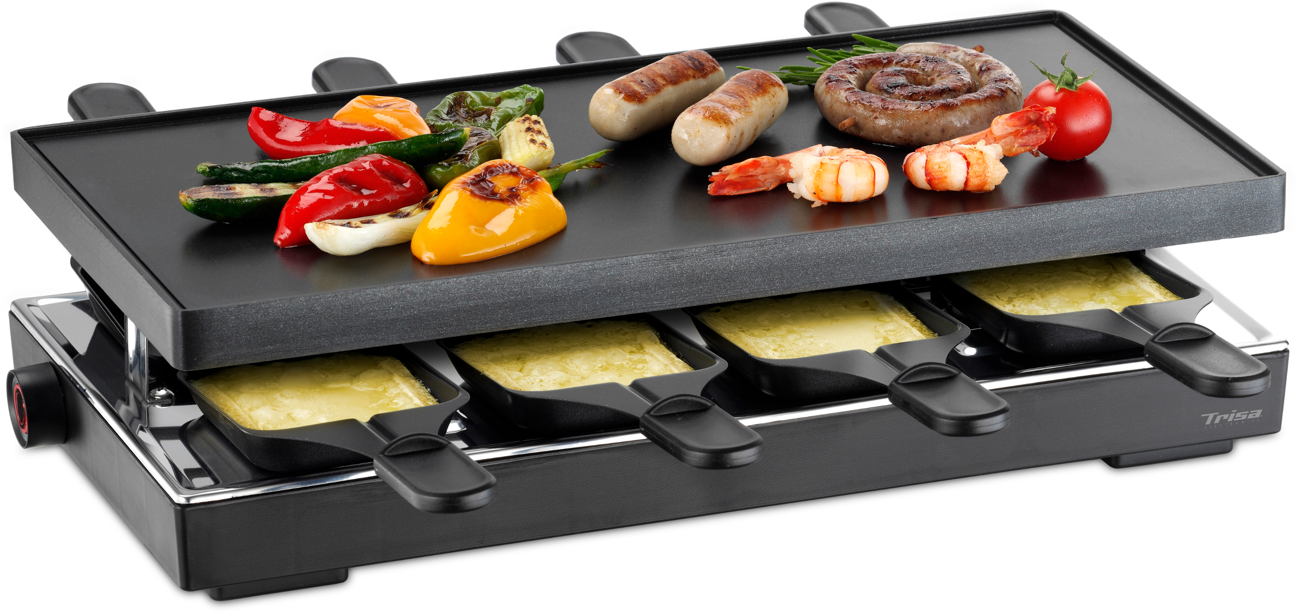 Griglia per raclette con formaggio, salsicce, gamberi, verdure e pomodori.