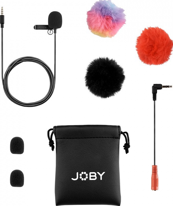 Kit de microphone avec accessoires. Comprend un microphone, des bonnets anti-vent et une pochette. Blanc.