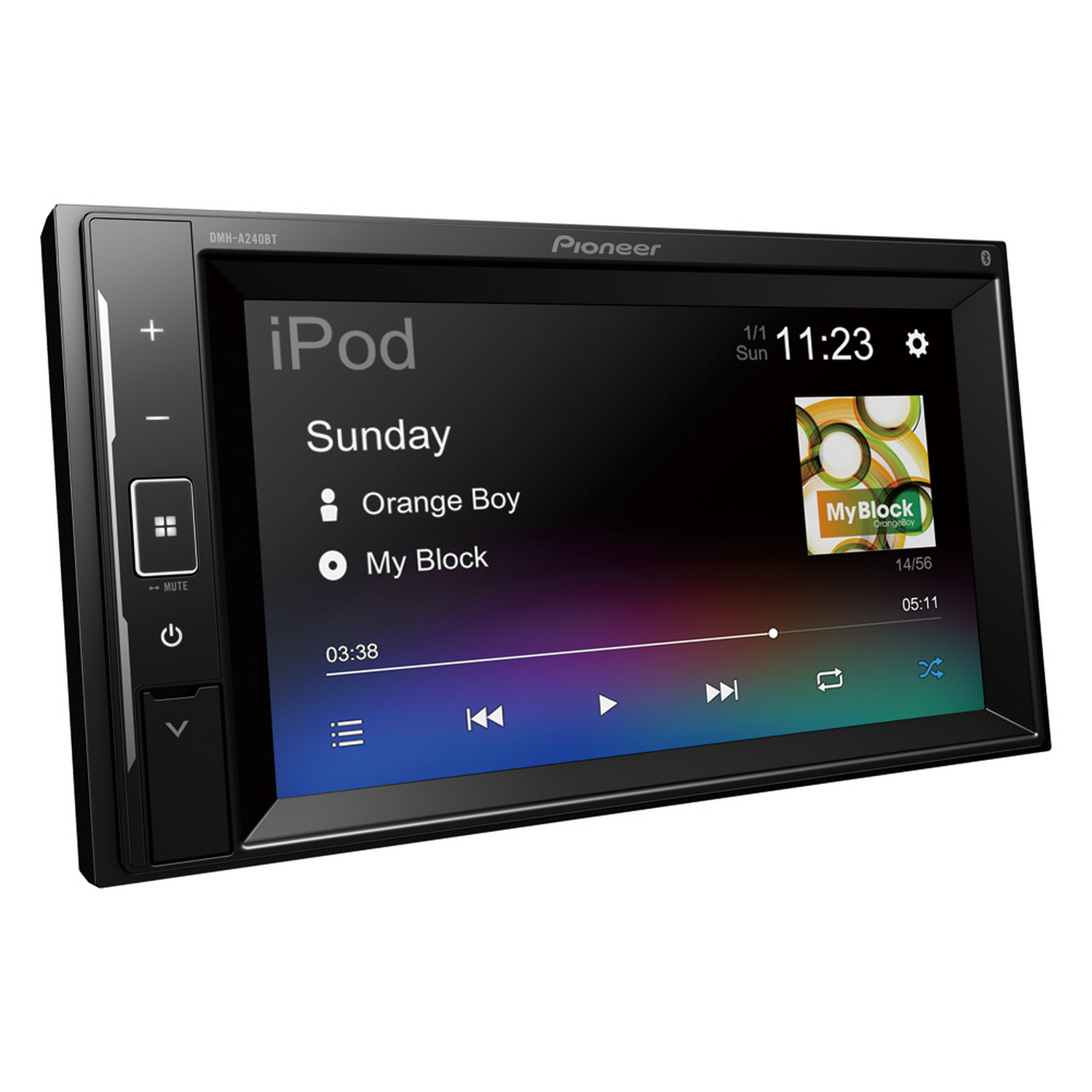 Estéreo de coche Pioneer, pantalla negra, mostrando la interfaz de música de iPod. Muestra canción, controles.