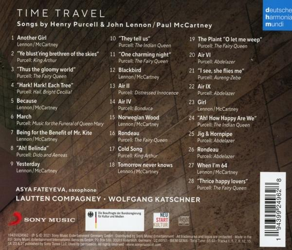 CD-Cover mit Titelliste, Albumtitel und Künstlername vor braunem Hintergrund.