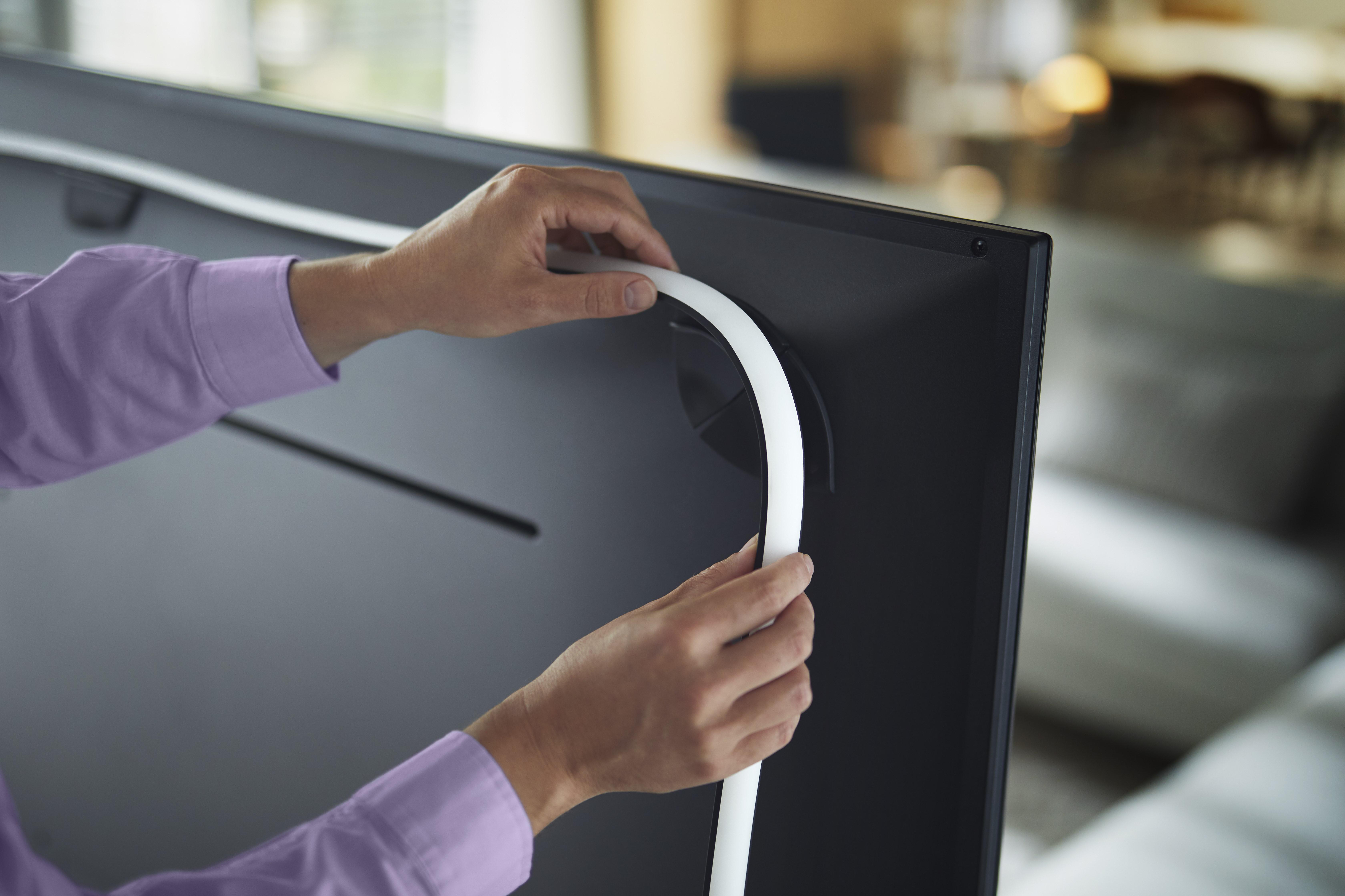 PHILIPS Hue Play Gradient Lightstrip White & Col. Amb. 55-60 Zoll, Starter Set Mehrfarbig