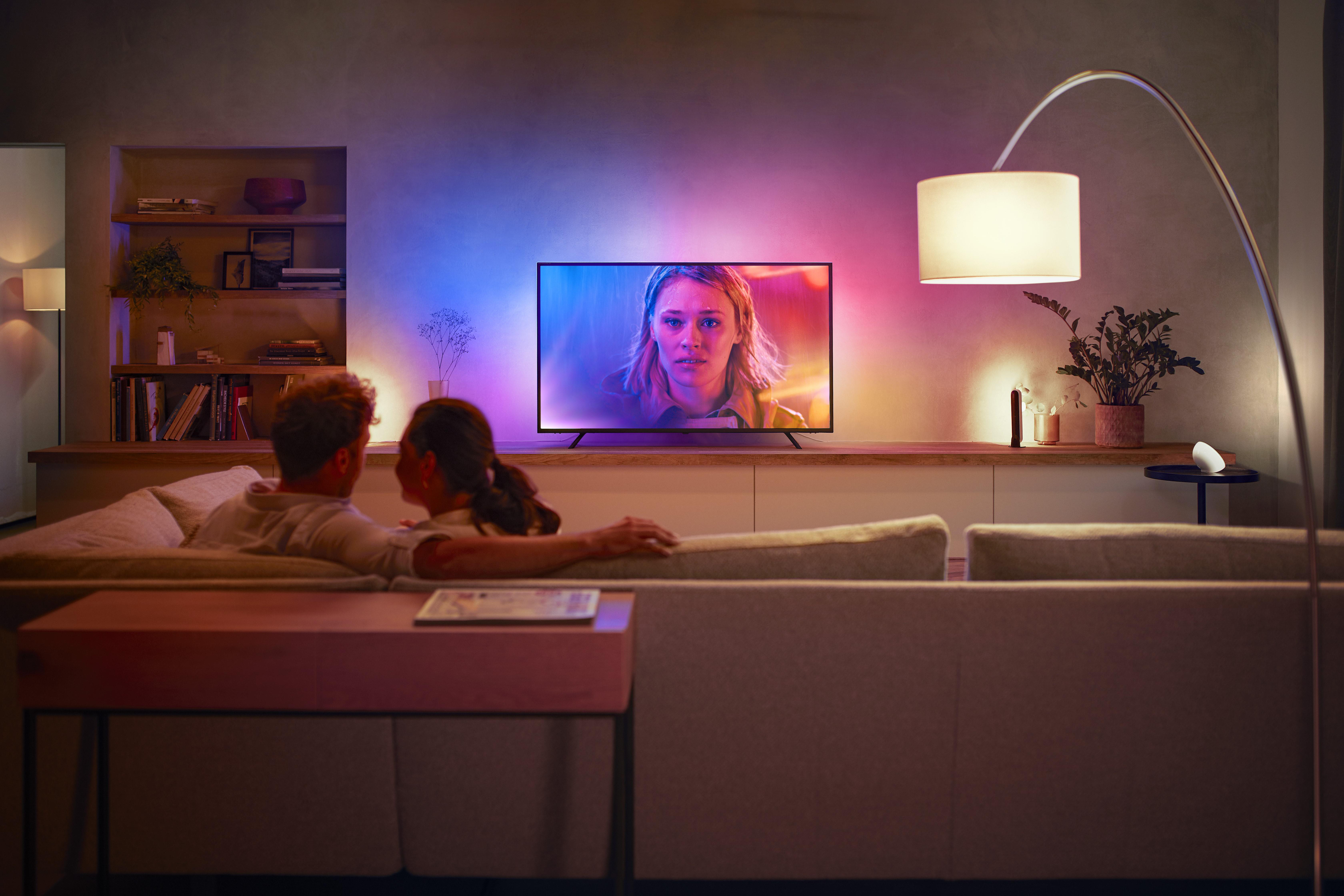 PHILIPS Hue Play Gradient Lightstrip White & Col. Amb. 55-60 Zoll, Starter Set Mehrfarbig