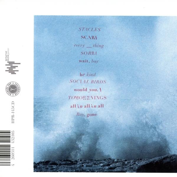 Albumcover mit Text: STACLES, SCARI, every_thing, SORRI, wait, bay, be kind, Social Birds