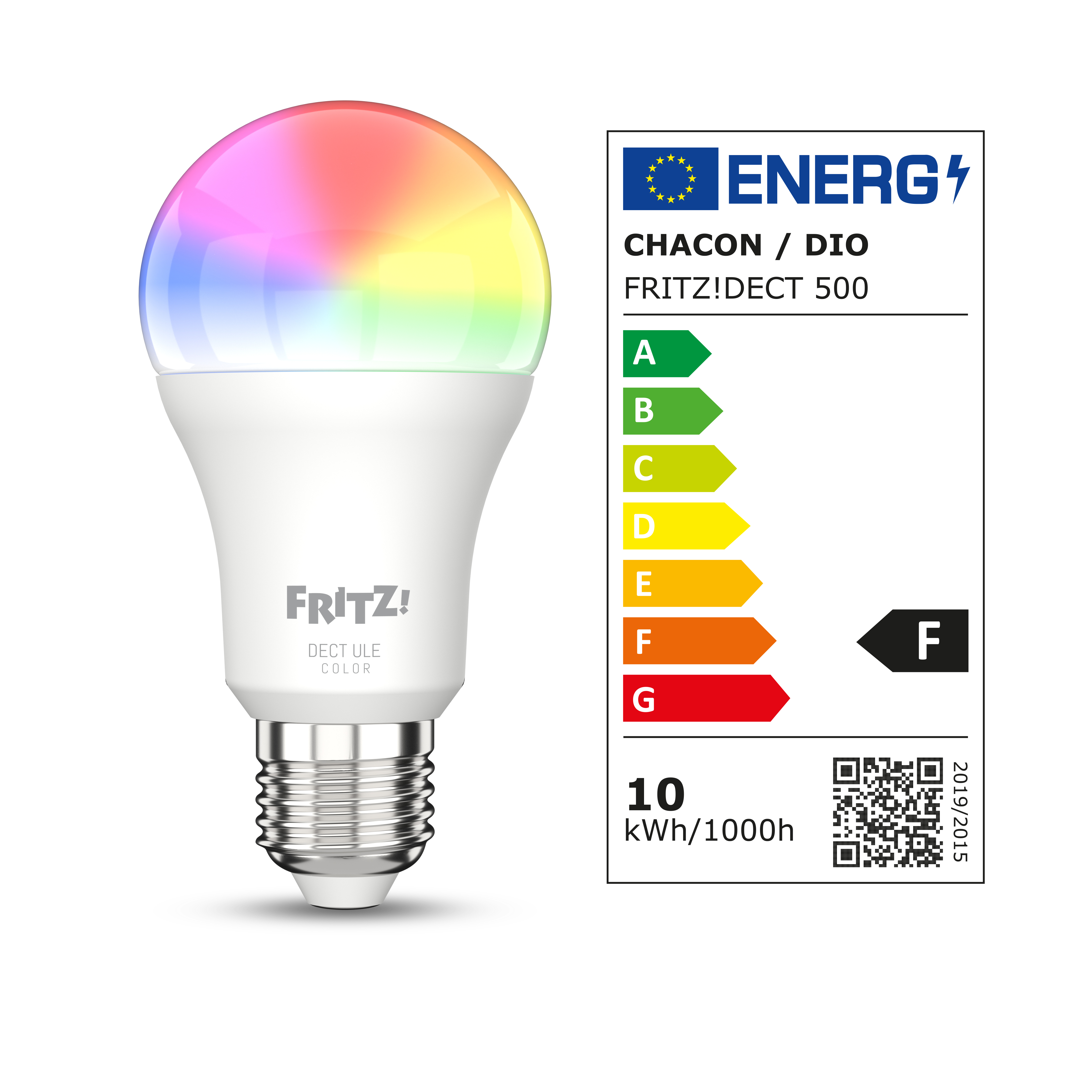 Eine Glühbirne mit farbenfrohem Leuchten, neben einem Energielabel. Das Label zeigt eine Energieeffizienzklasse F.