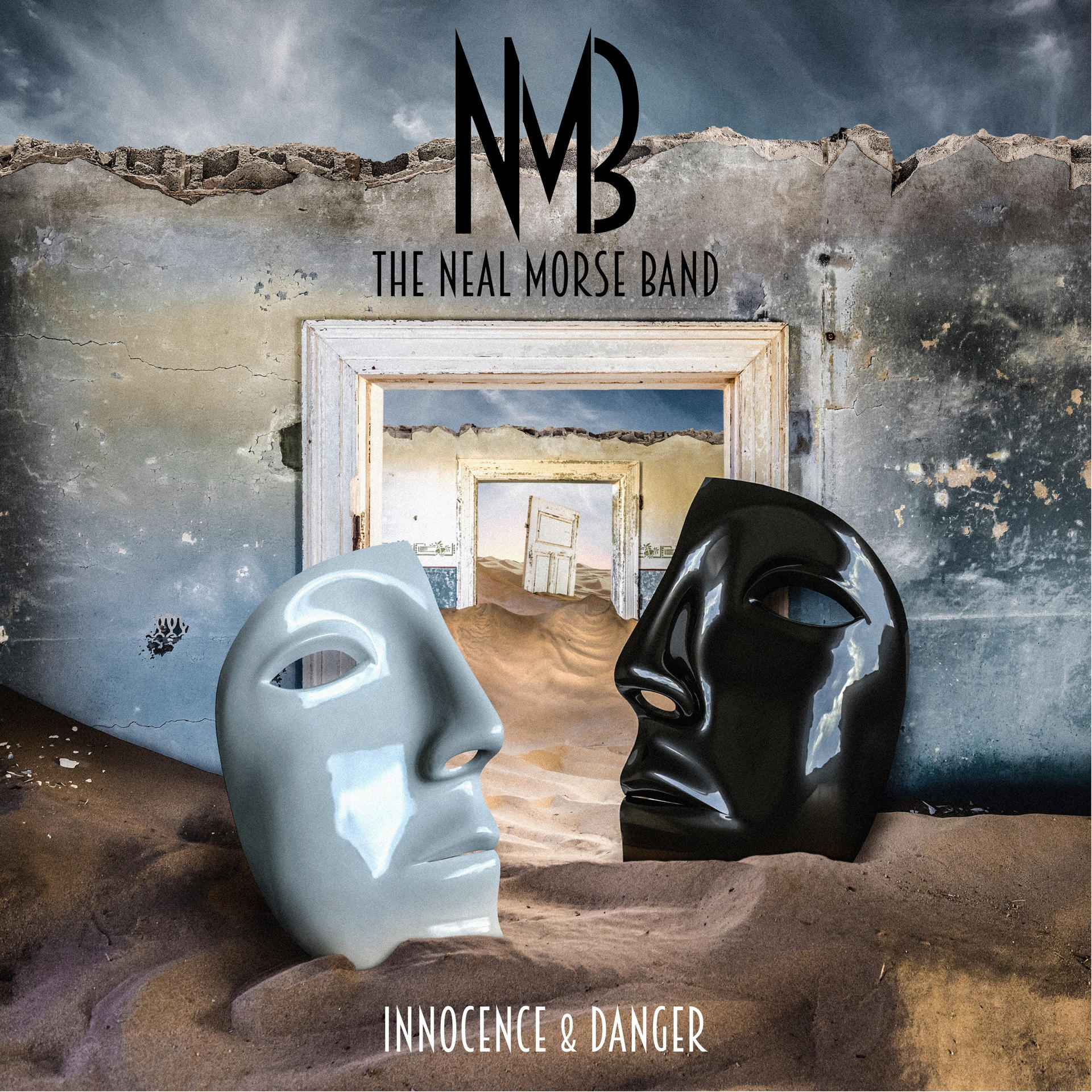 Pochette d'album avec deux masques, un clair, un sombre, sur fond de ruines.
