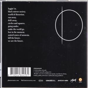 CD hátlap, dalcímekkel, fehér körrel, fekete háttérrel.