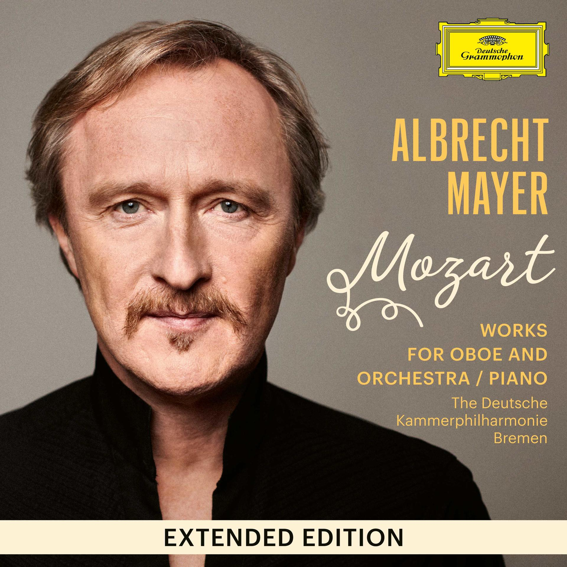 Couverture d'album avec le portrait d'Albrecht Mayer et le nom de Mozart. C'est une sortie Deutsche Grammophon.