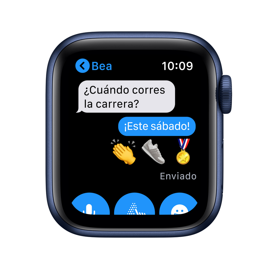 Smartwatch que muestra un intercambio de mensajes. Muestra pulgar arriba, zapato, medalla.