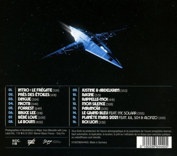 Albumcover mit einem Raumschiff im Weltraum. Text und Trackliste unten, Credits unten.