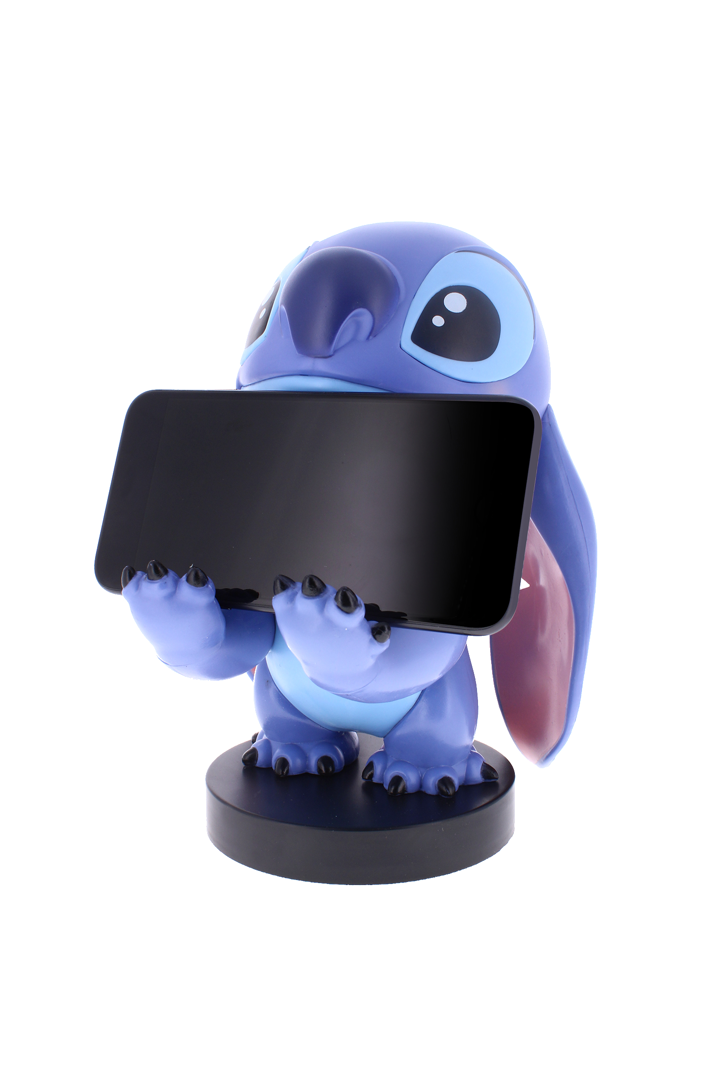 Stitch-Figur hält ein schwarzes Tablet, auf weißem Hintergrund.