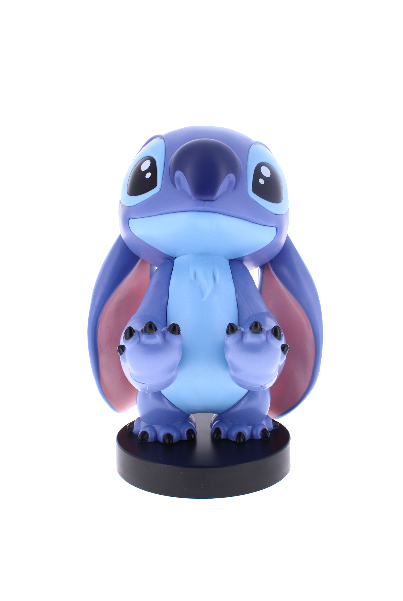 Stitch-Figur. Blau, mit großen Ohren und schwarzem Sockel. Stehend, lächelnd.