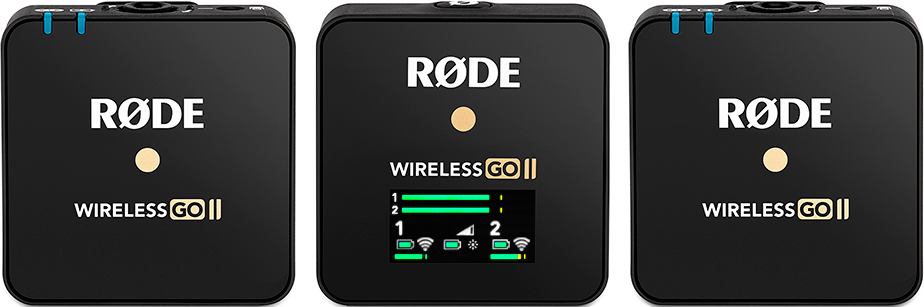 Drei schwarze Rode Wireless Go II Sender. Jeder hat einen Bildschirm.