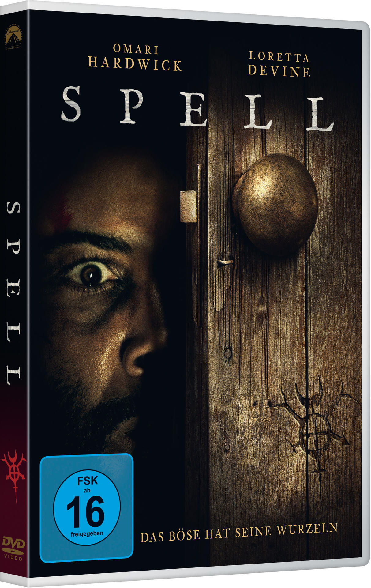 DVD-Cover für 'Spell'. Das Gesicht eines Mannes, eine Holztür und ein Türknauf sind sichtbar.