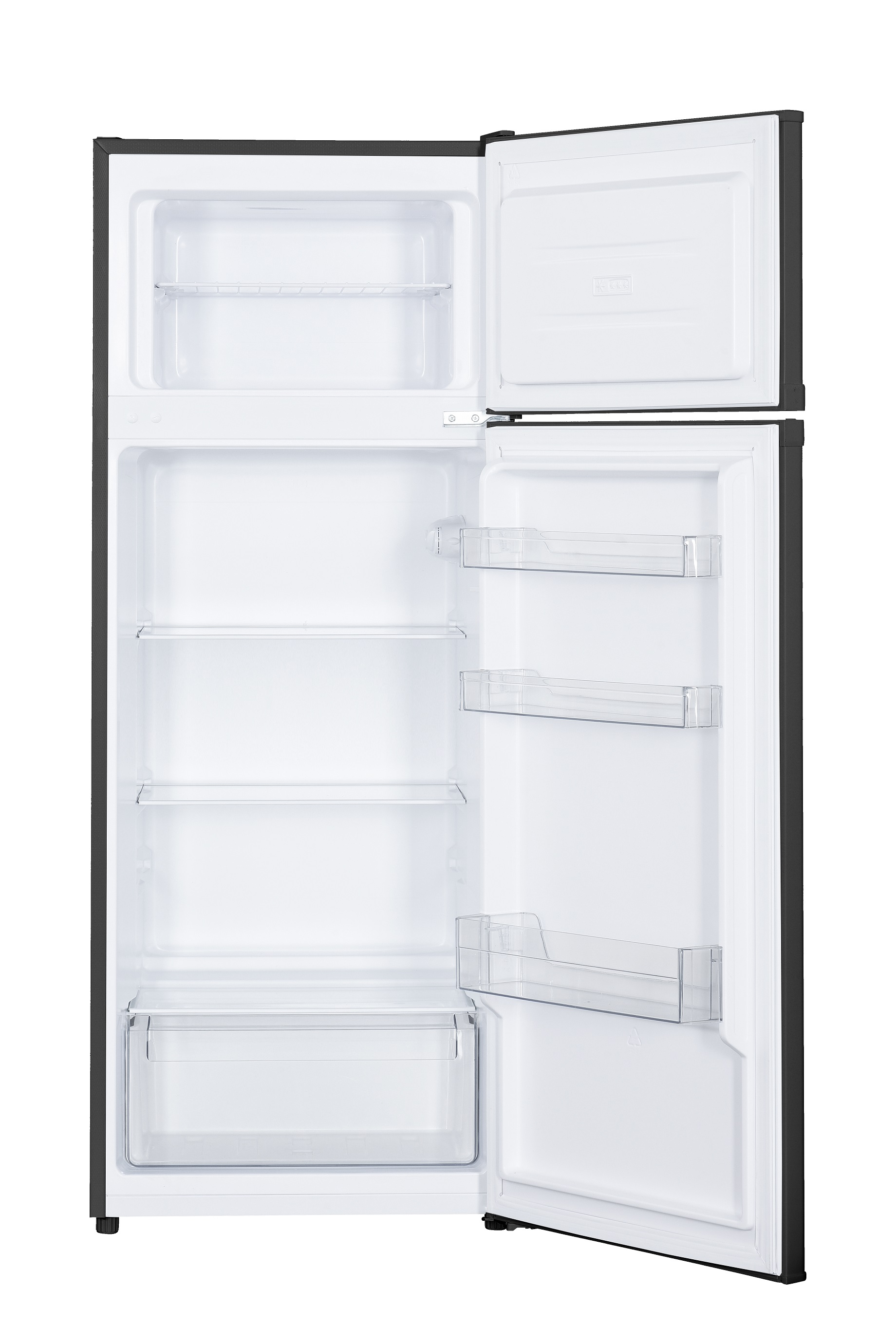 Ein offener schwarzer Kühlschrank mit geöffneter Tür. Innen sind Regale und Schubladen zu sehen, alle leer und weiß.