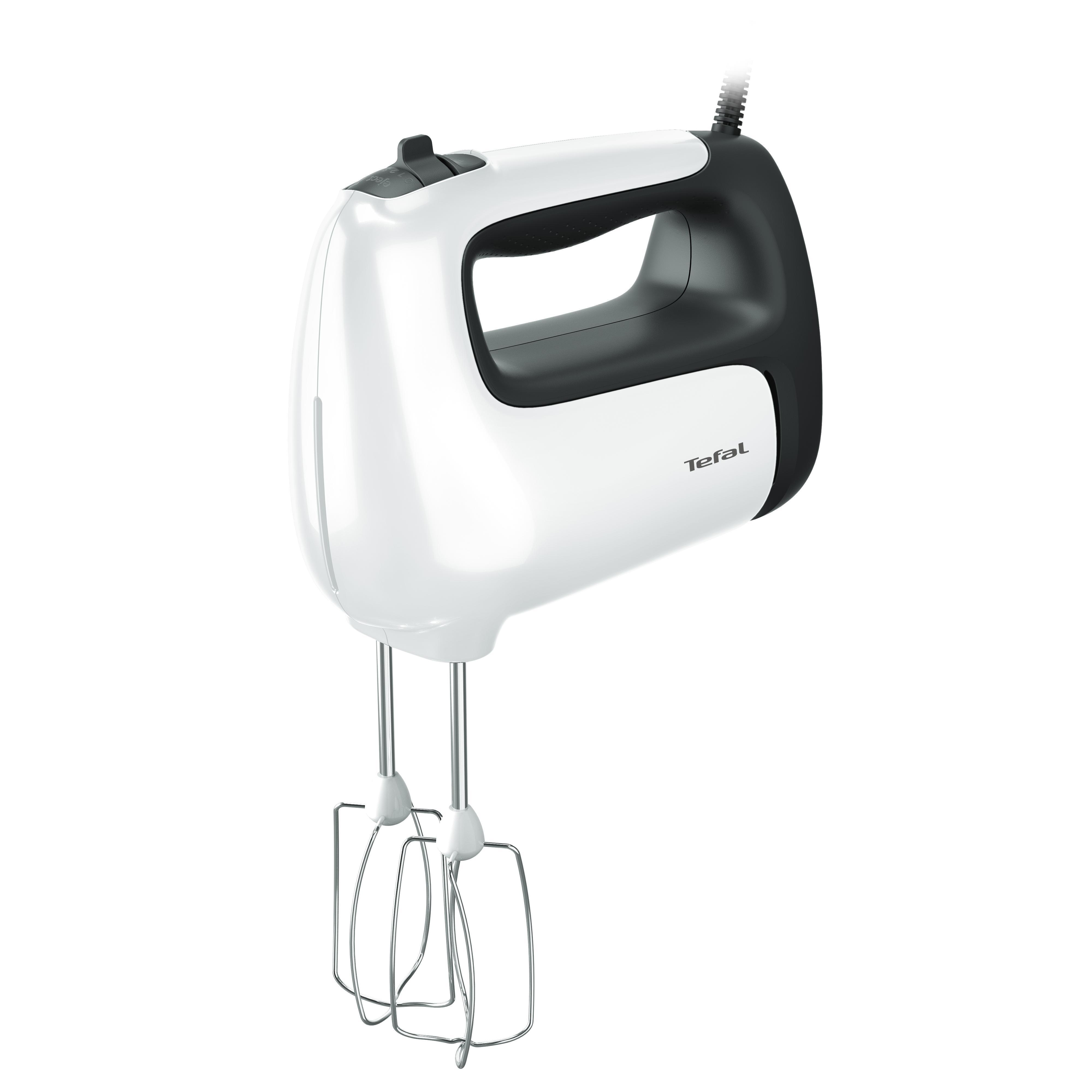 Weißer und schwarzer Tefal Handmixer mit Rührbesen, isoliert auf Weiß.
