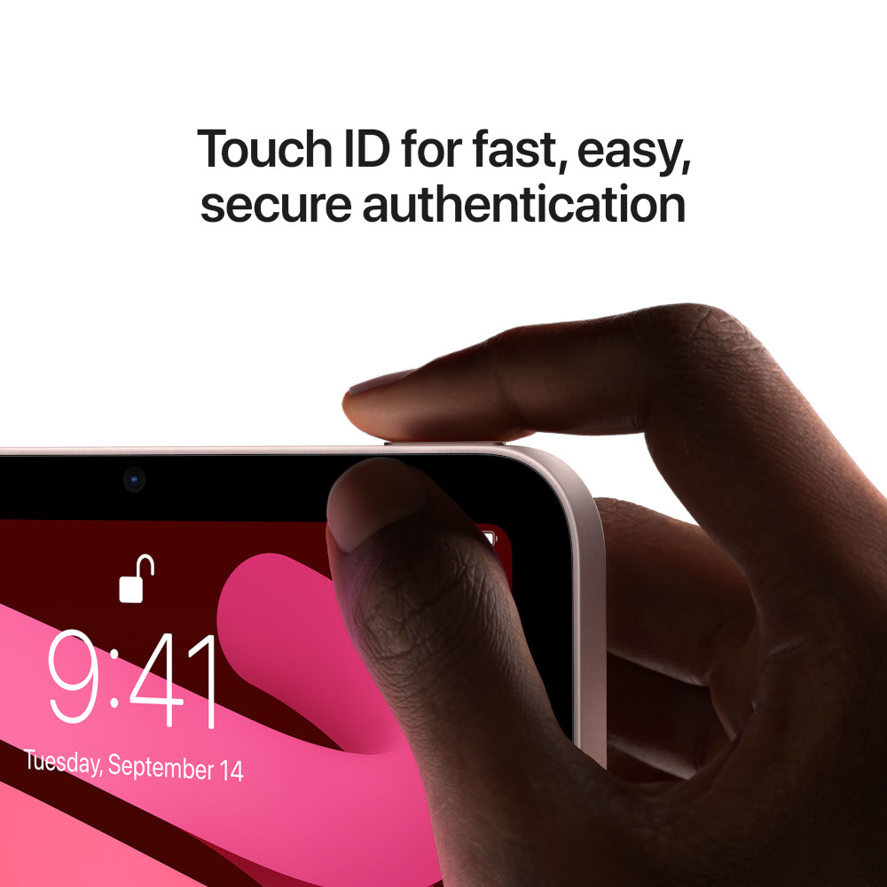 Le doigt d'une personne touchant l'écran d'un smartphone pour utiliser Touch ID.