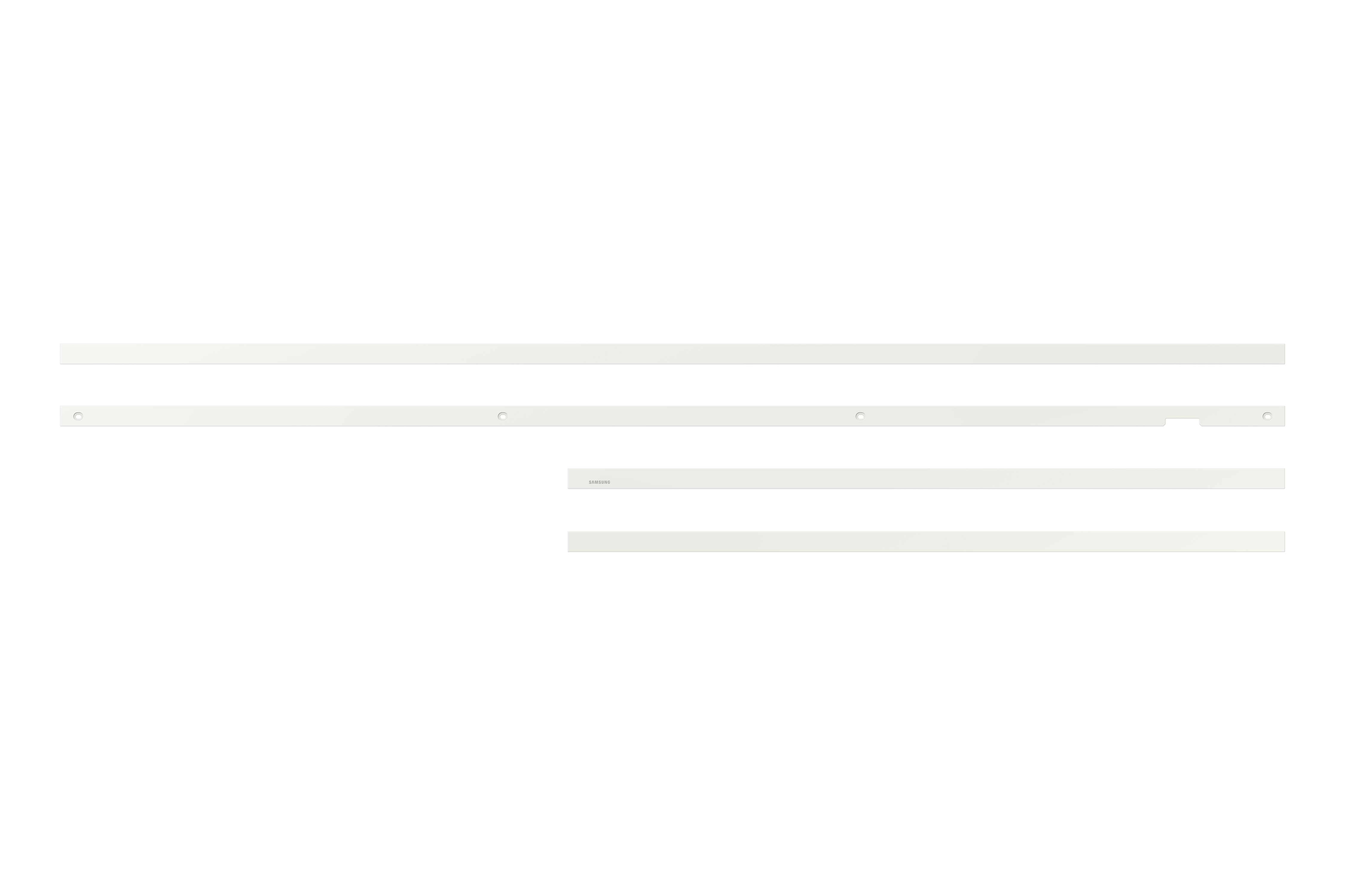 Tiras blancas de material sobre fondo blanco. Cuatro tiras de diferentes longitudes. Limpio y sencillo.