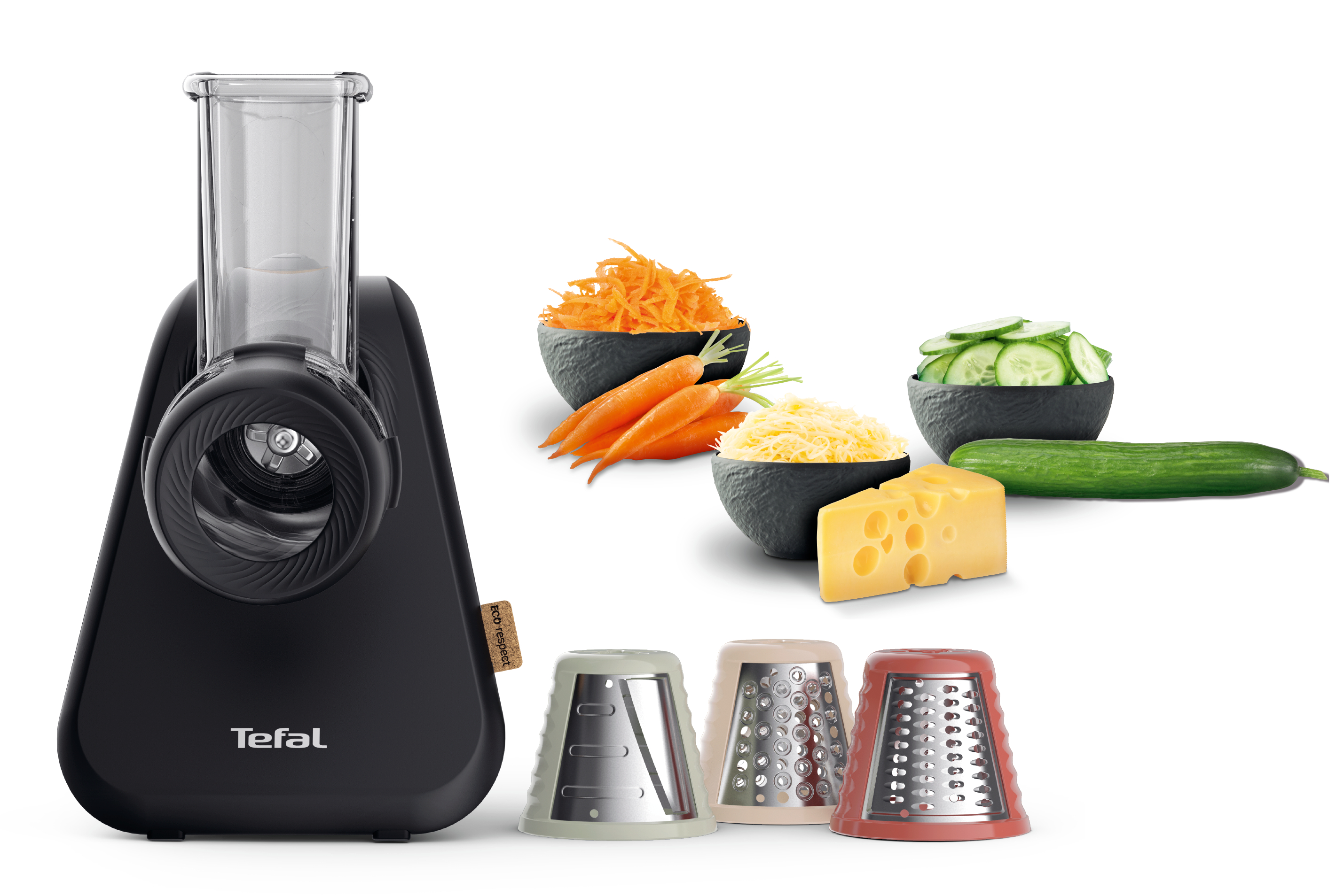 Schwarzer Tefal Gemüseschneider mit Schalen mit geraspelten Karotten, Käse und Gurkenscheiben auf Weiß.