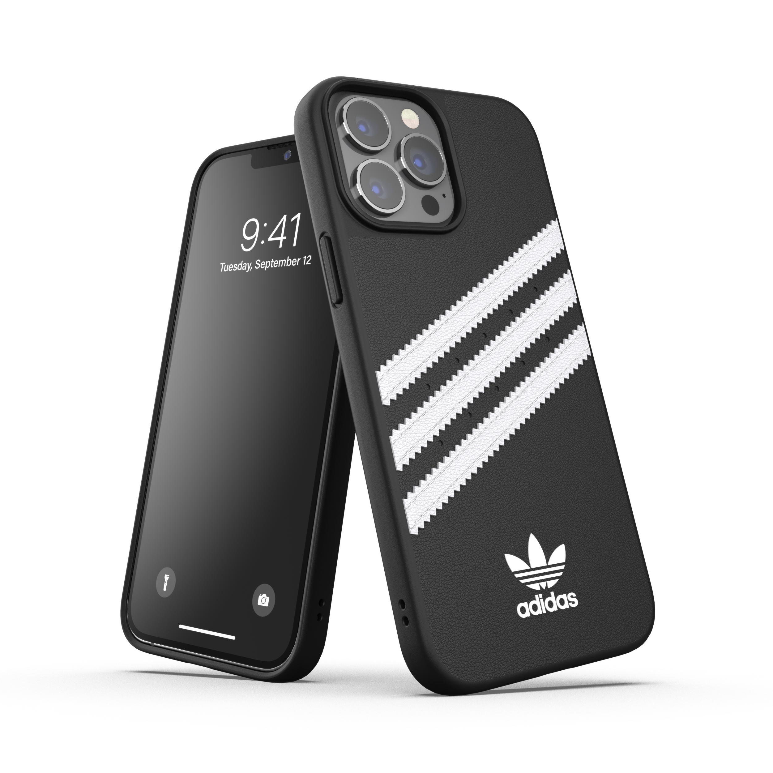 Schwarzes Telefon mit Adidas-Hülle, Bildschirm zeigt Uhrzeit und Startbildschirm.