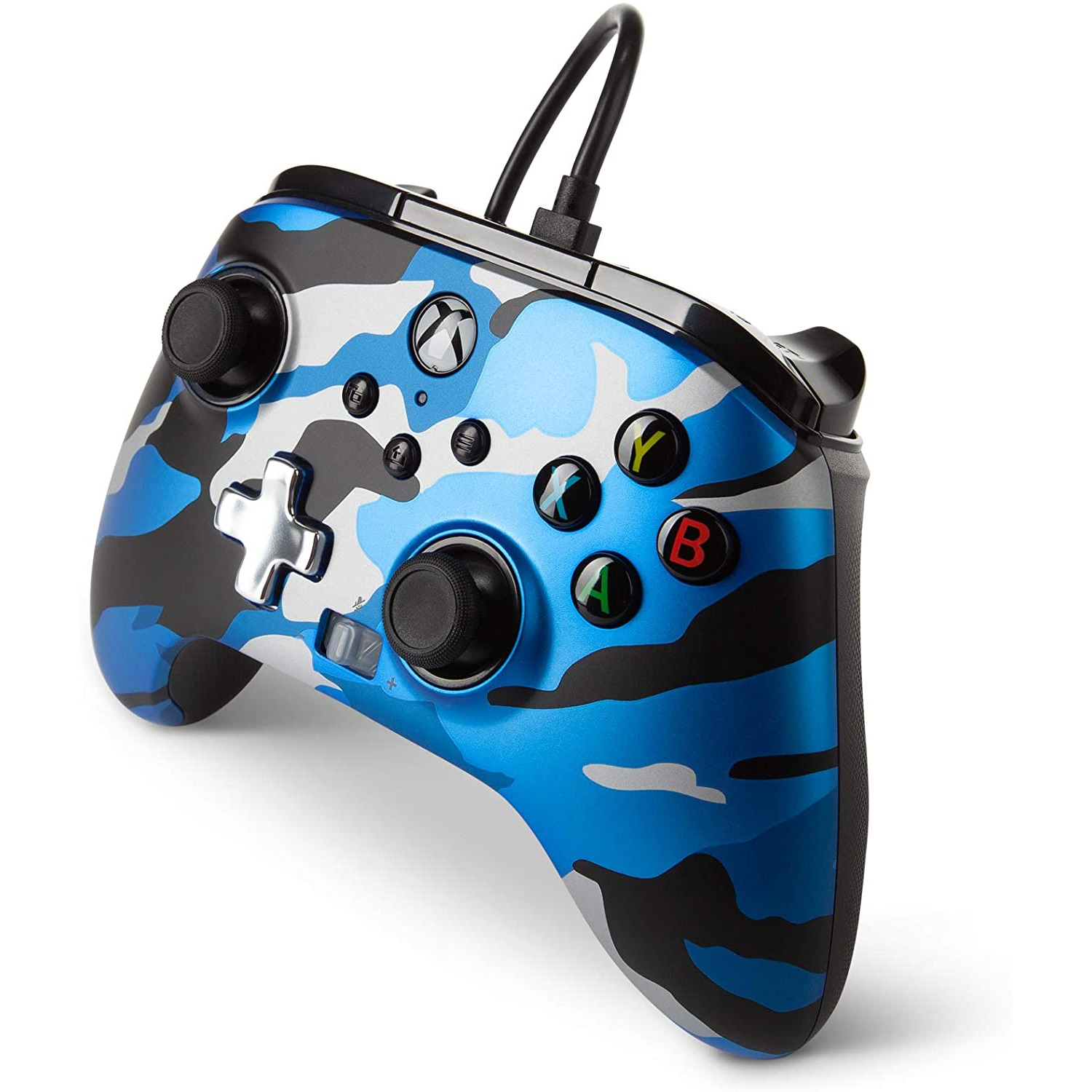 Controlador Xbox azul camuflaje con cable negro. Botones X, Y, A, B y palancas de control. Cruz plateada.