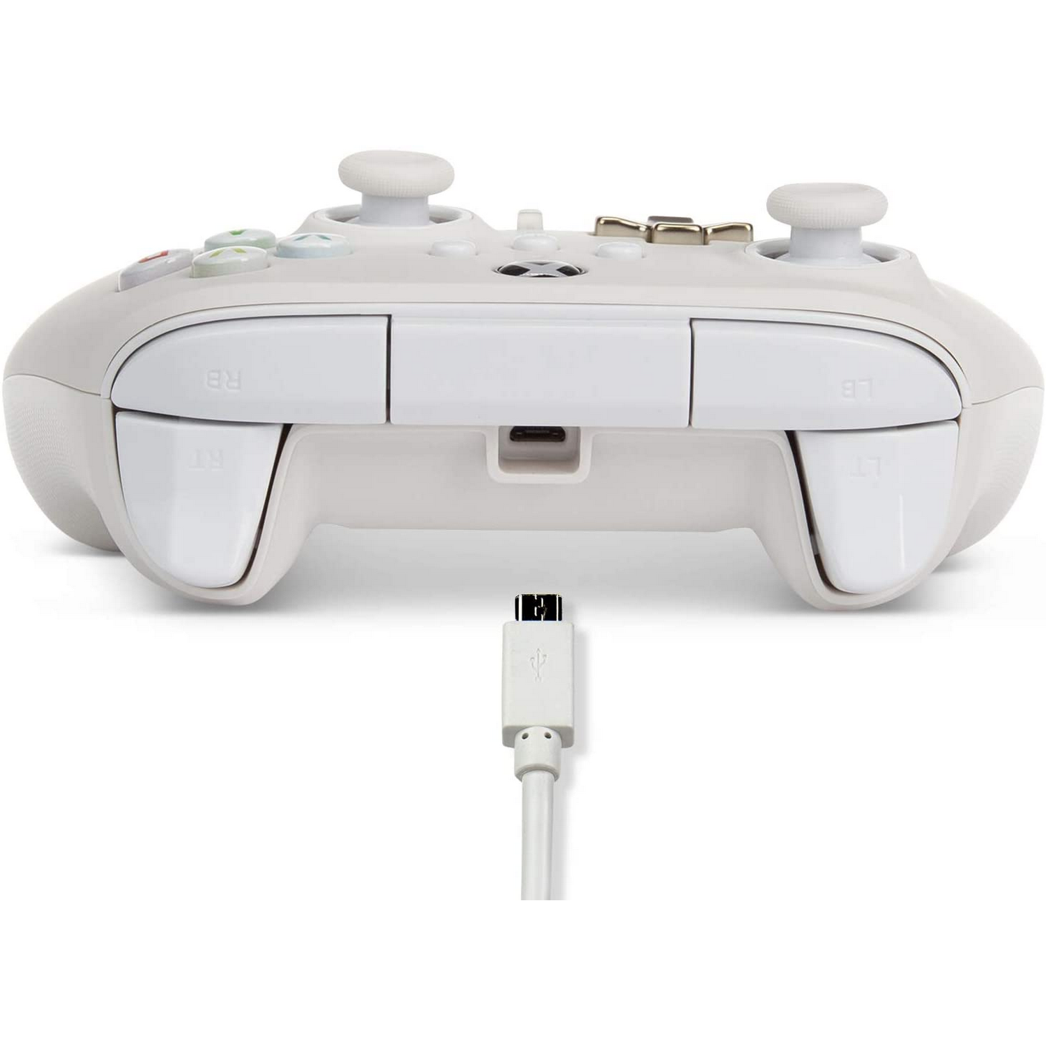 Un mando Xbox blanco con botones y un cable USB-C conectado.