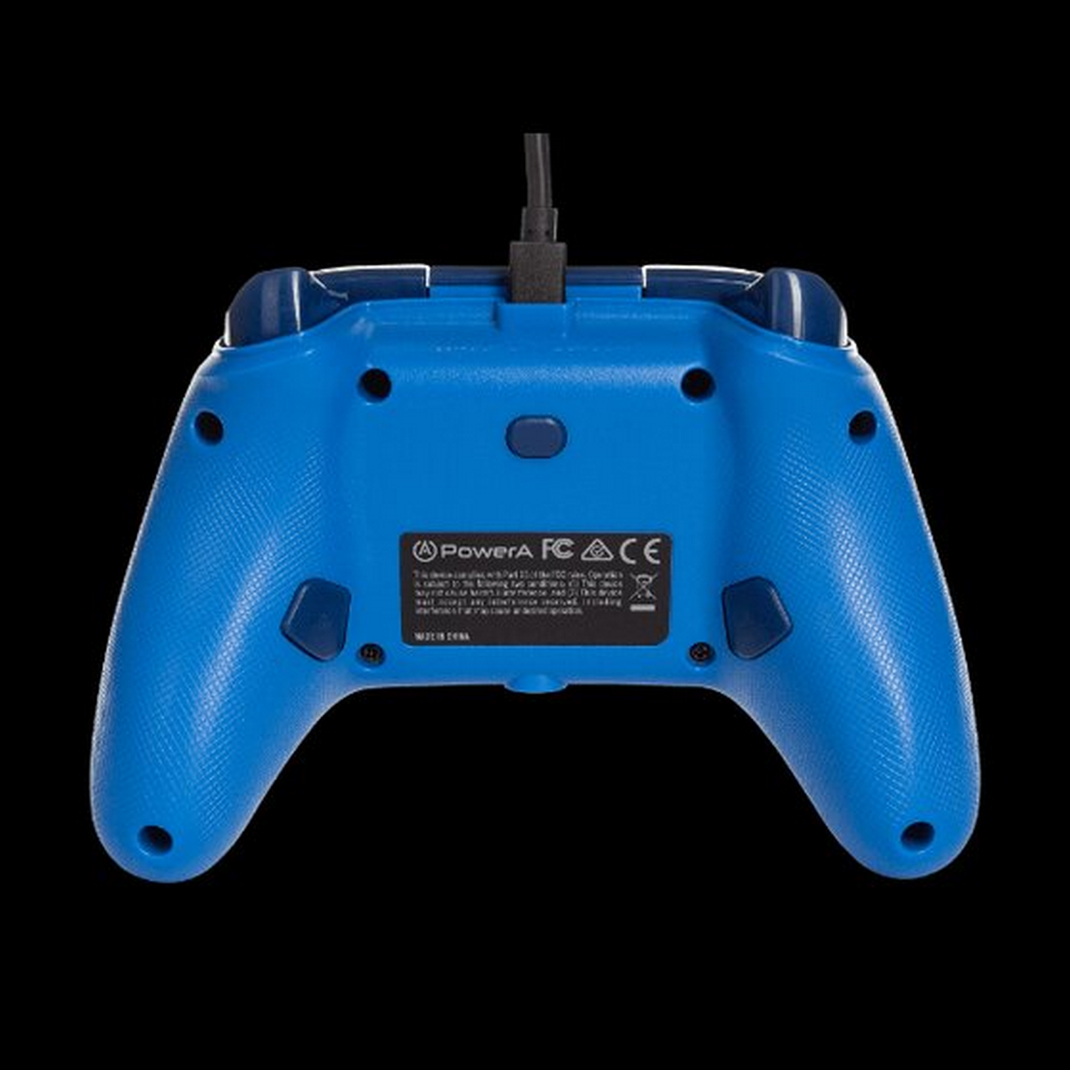 Mando de juego azul, vista trasera, con botones y cable de conexión.