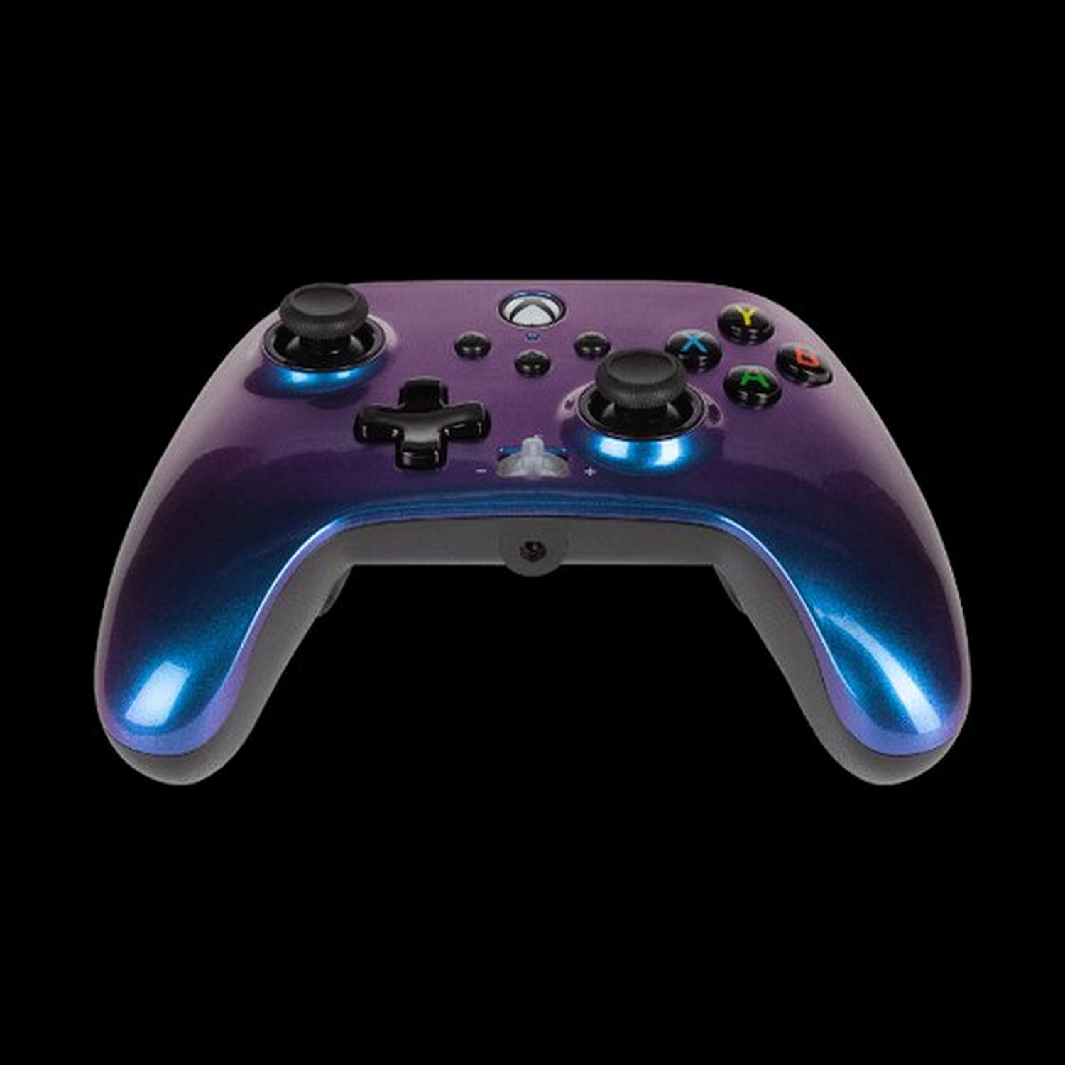 Mando Xbox morado y azul sobre fondo negro. Botones y palancas visibles.