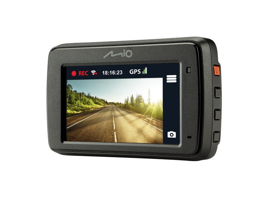 Mio dashcam, útképpel a képernyőn, fekete háttérrel.