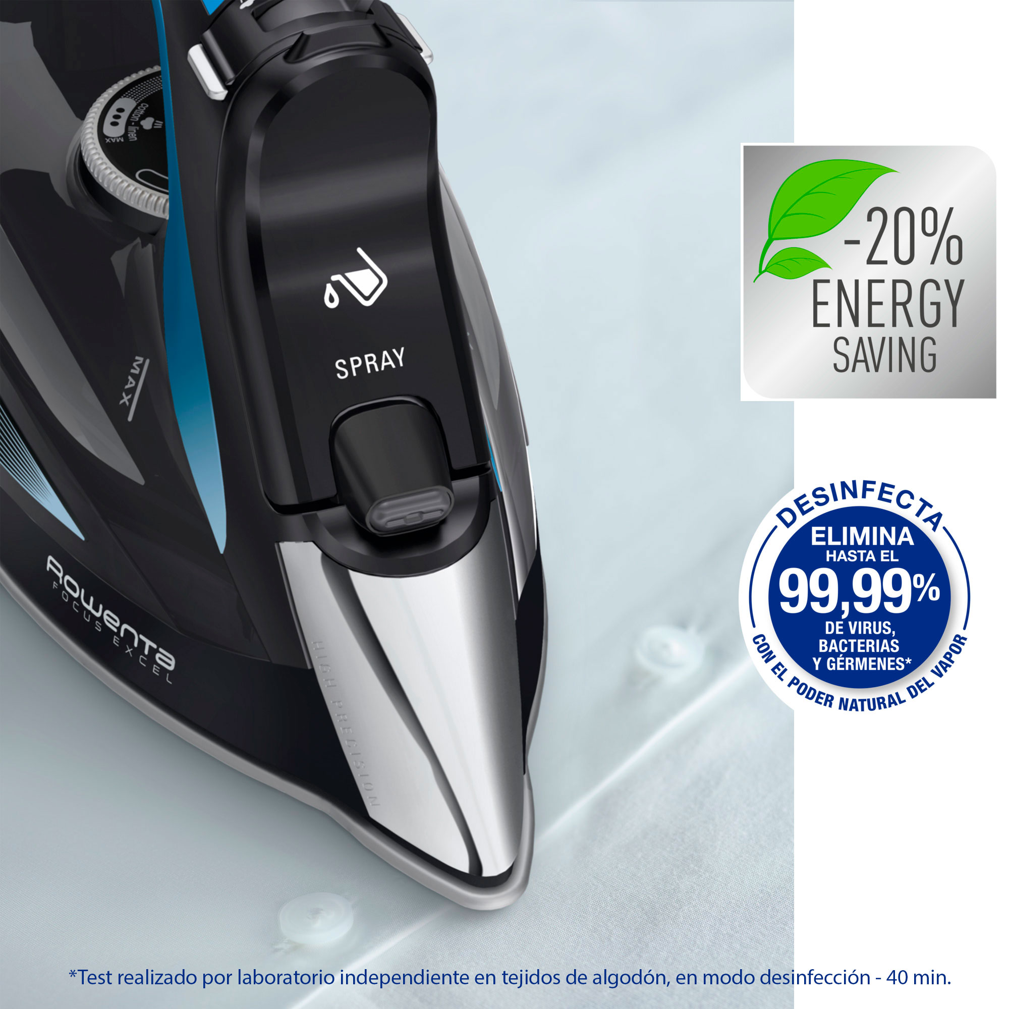 Primer plano de una plancha negra y azul con punta plateada, con etiqueta verde de ahorro energético.