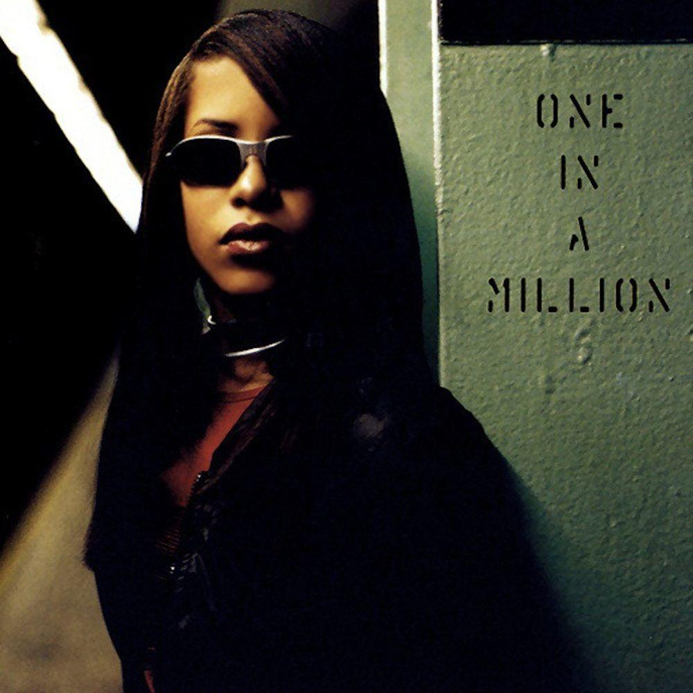 Album borító: Aaliyah napszemüvegben, falnak dőlve, szöveg: One in a Million.