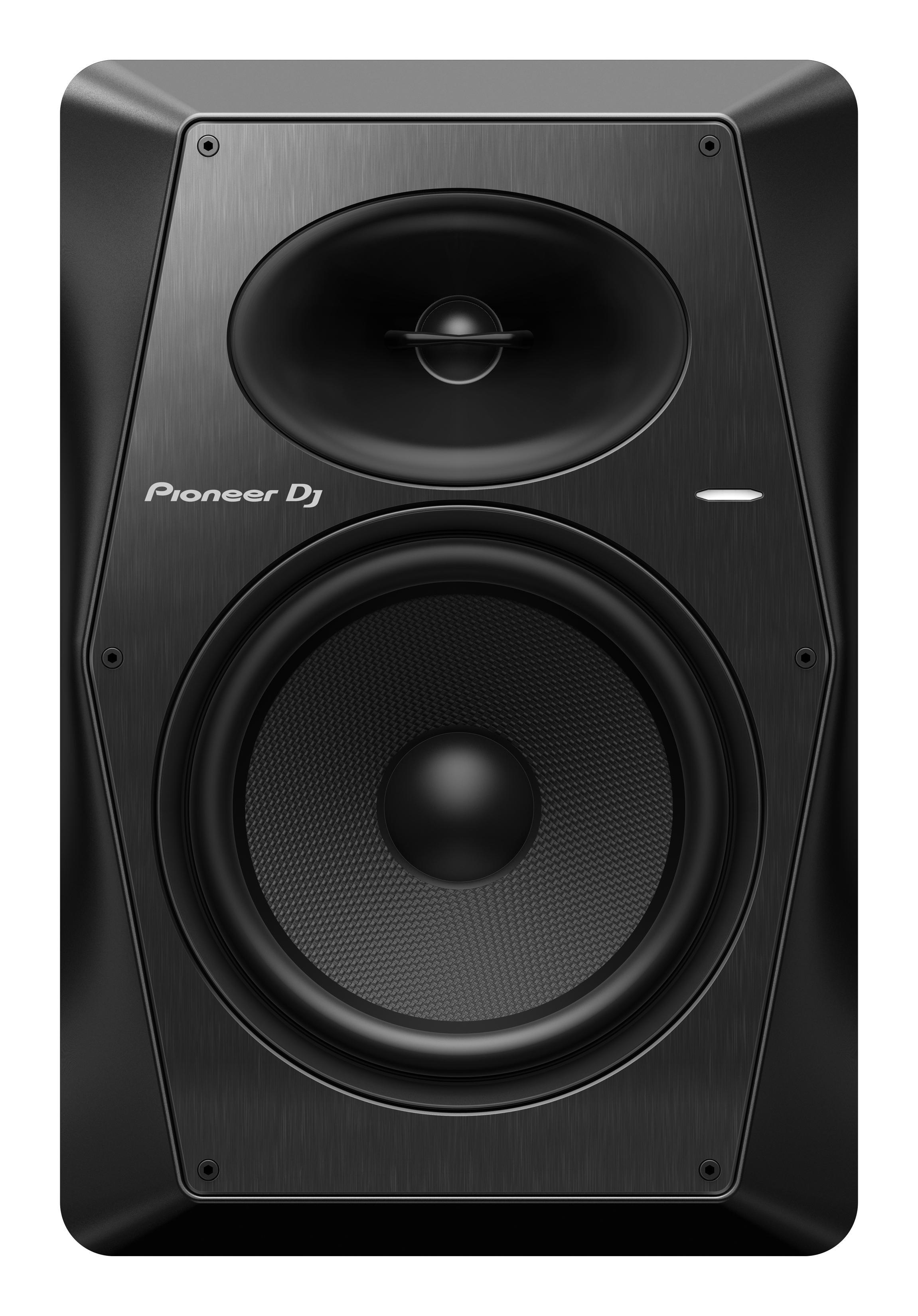 Schwarzer Pioneer DJ-Lautsprecher. Er hat einen großen Lautsprecher in der Mitte und einen kleineren darüber.