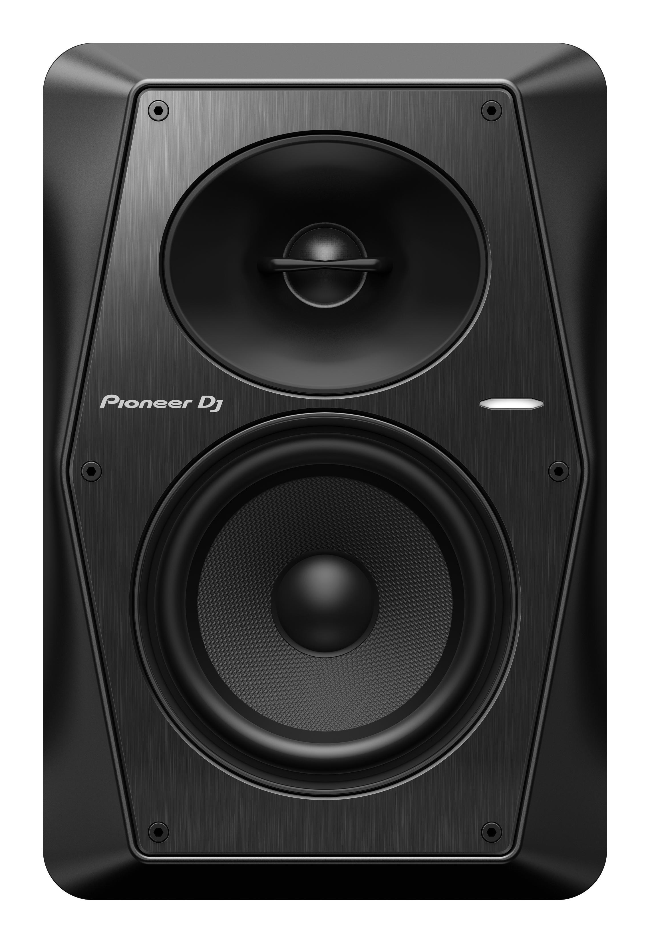 Schwarzer Pioneer DJ-Lautsprecher mit zwei runden Lautsprechern, einem Logo und einer Metallfrontplatte.