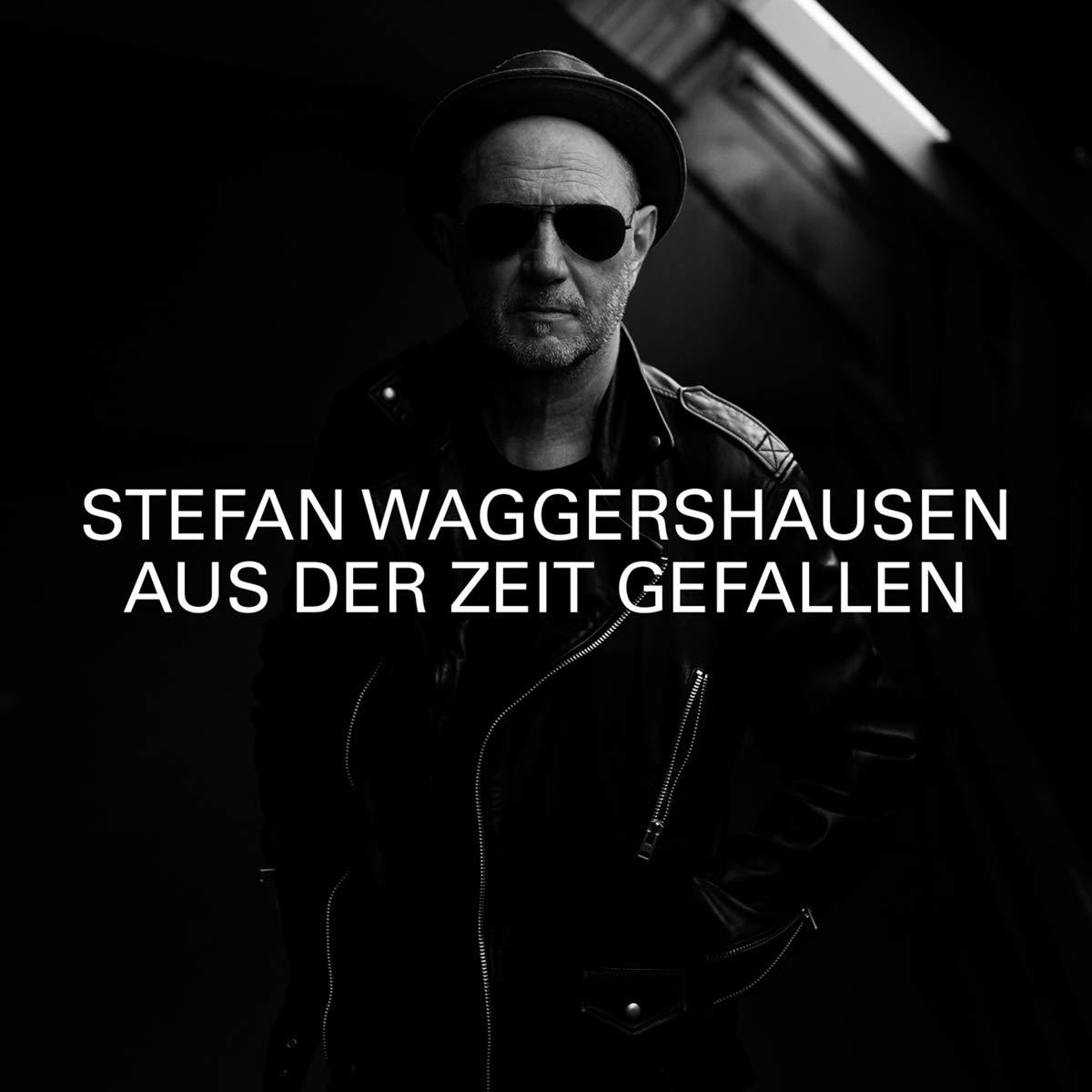 Stefan Waggershausen Albumcover. Schwarz-Weiß-Foto eines Mannes mit Hut.