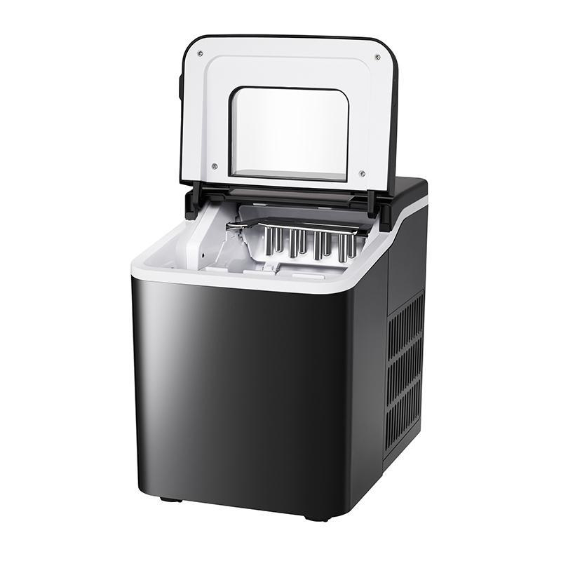 Schwarz-weiße Eismaschine mit geöffnetem Deckel, die die Eiszubereitungskomponenten im Inneren zeigt.