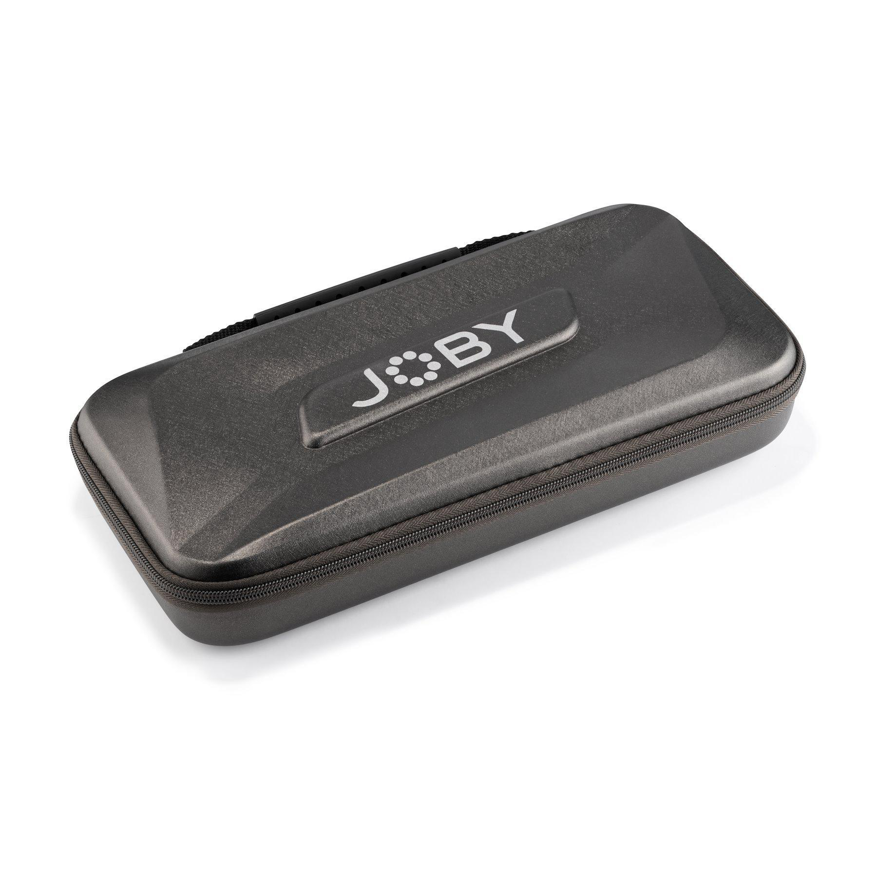 Schwarzes JOBY-Etui mit Reißverschluss zum Tragen kleiner Elektronik, mit JOBY-Logo.