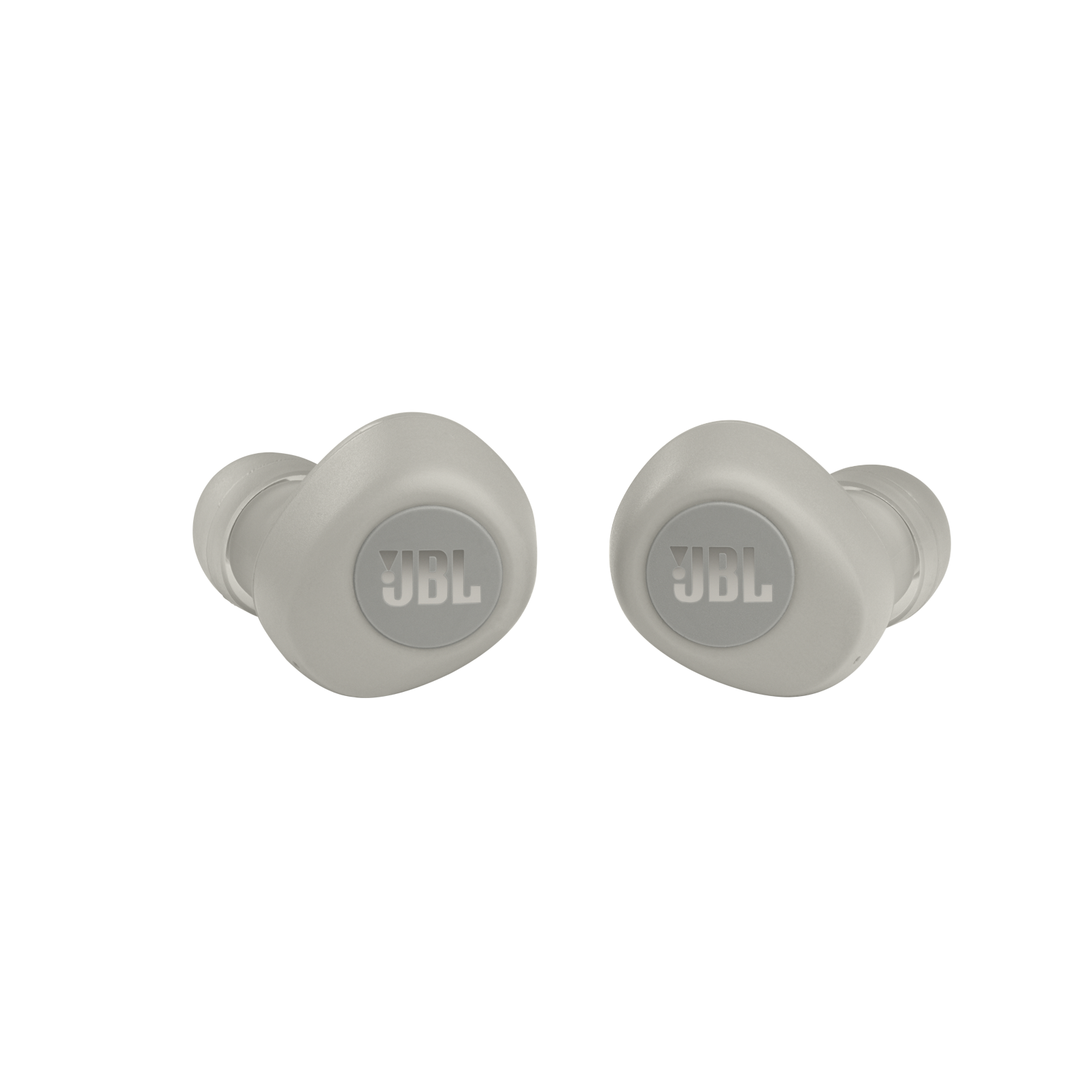 İki JBL kulaklık. Gri renk. Kulaklıklarda JBL logosu. Siyah arka plan.