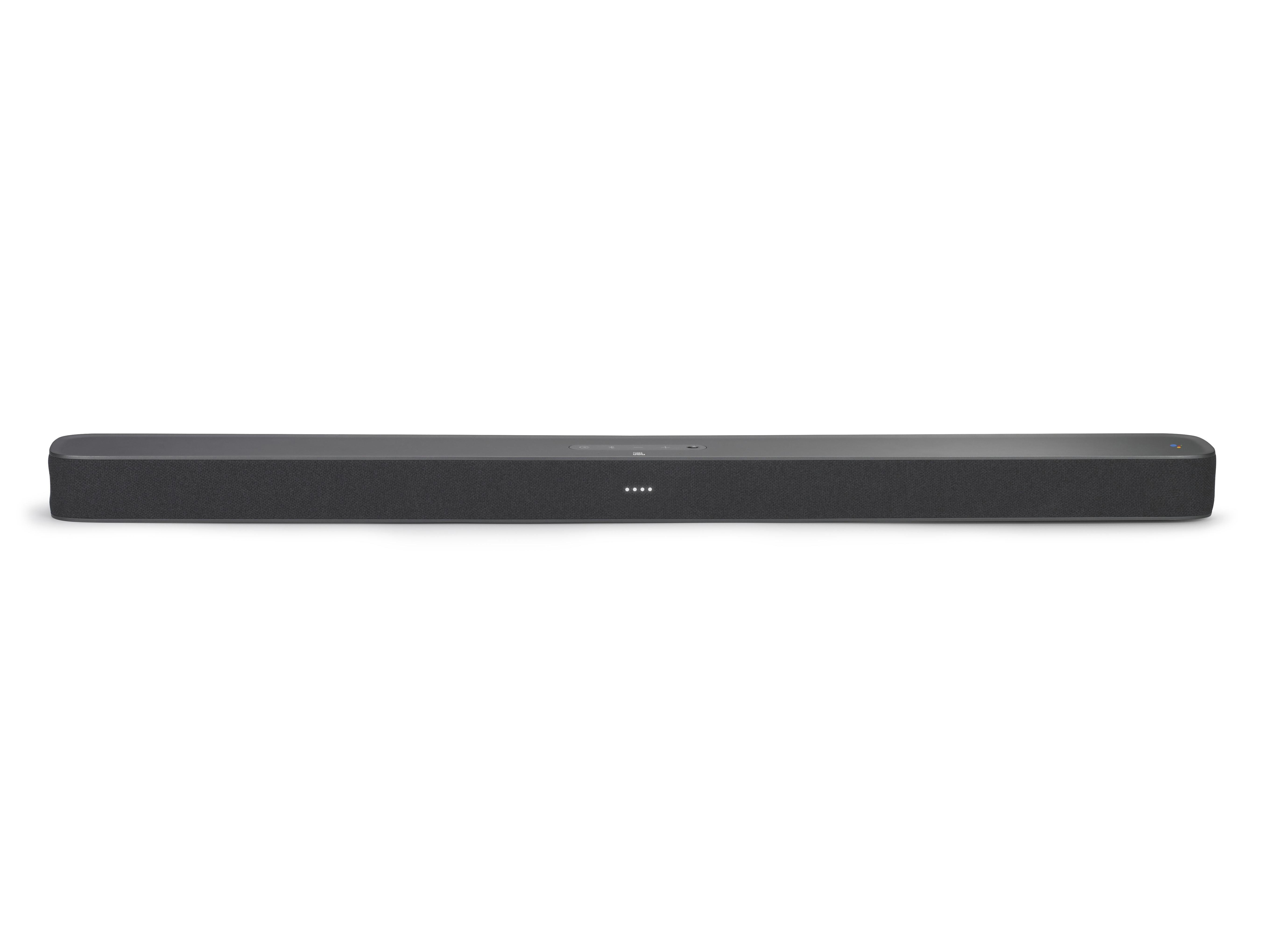 Schwarze Soundbar mit dem JBL-Logo. Steht auf einer weißen Oberfläche.